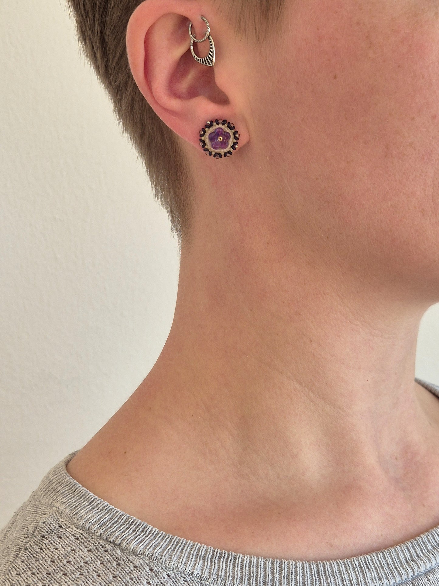 "Minnie" Blumen-Ohrstecker - Lila & Creme