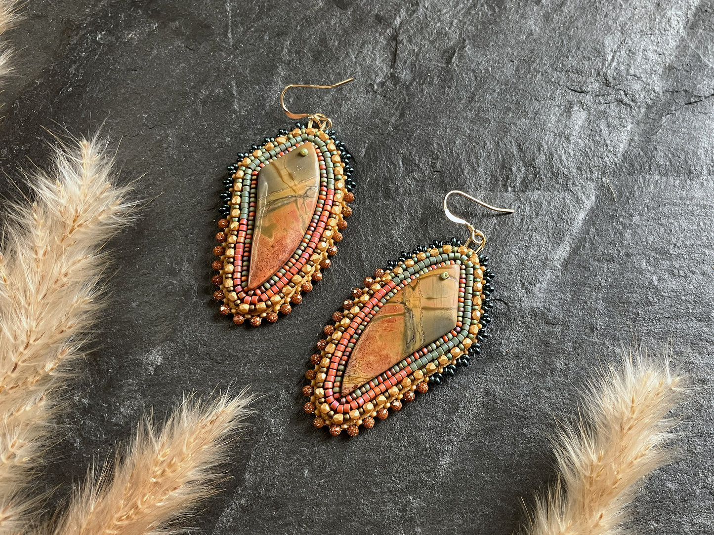 Hänge-Ohrringe "Raquel" mit Jaspis - Waldgrün & Rot