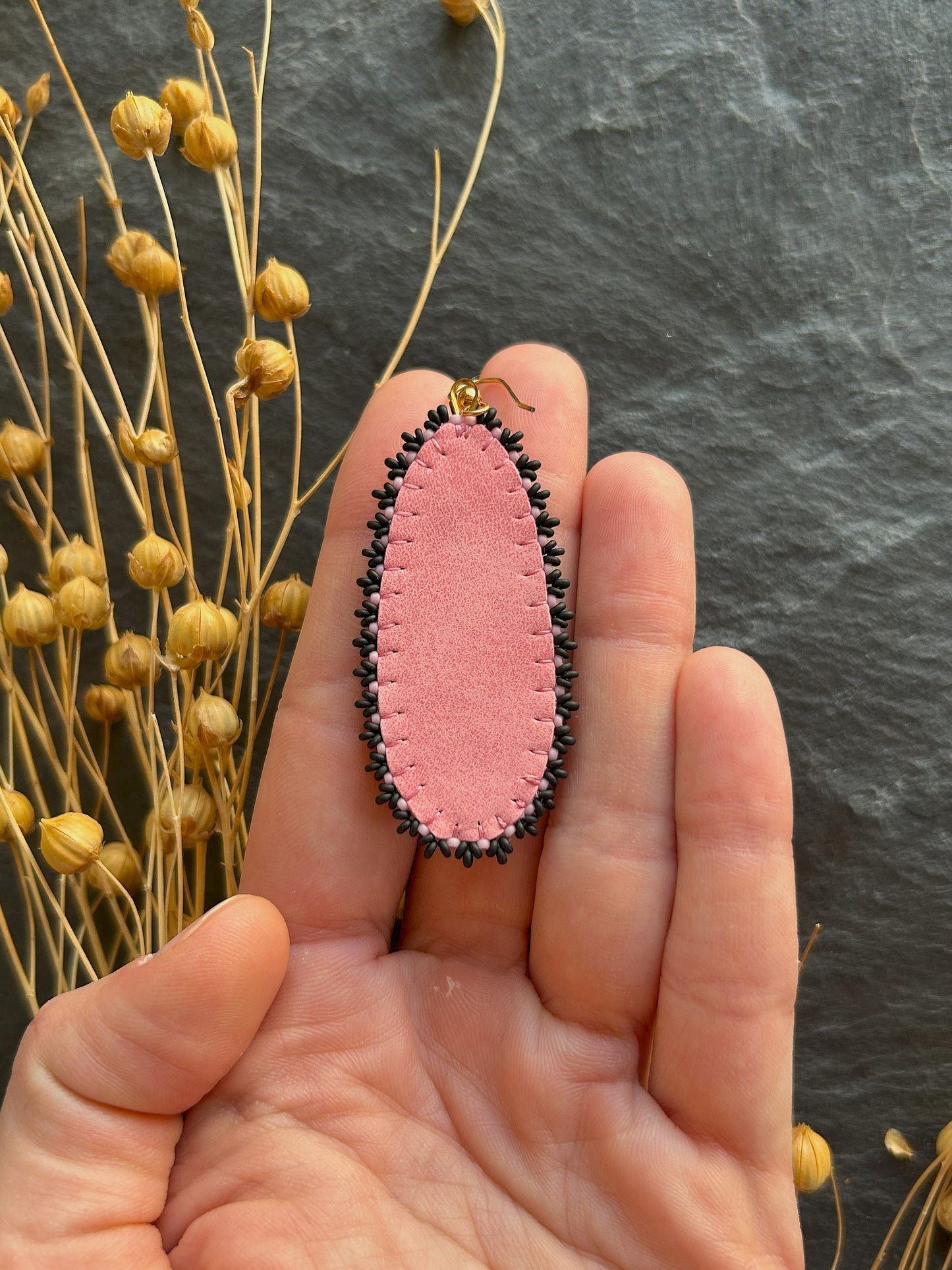 Hänge-Ohrringe "Raquel" mit Schneeflocken-Obsidian - Pastell Pink & Schwarz