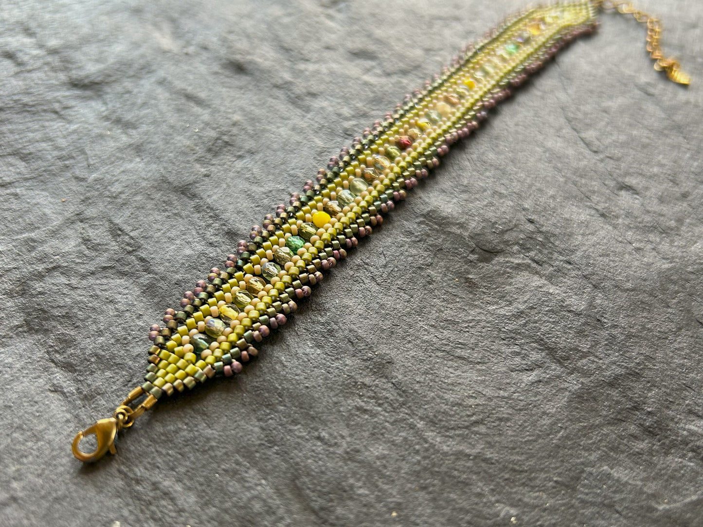 Personalisiertes "Coburn" Armband - warmes Grün
