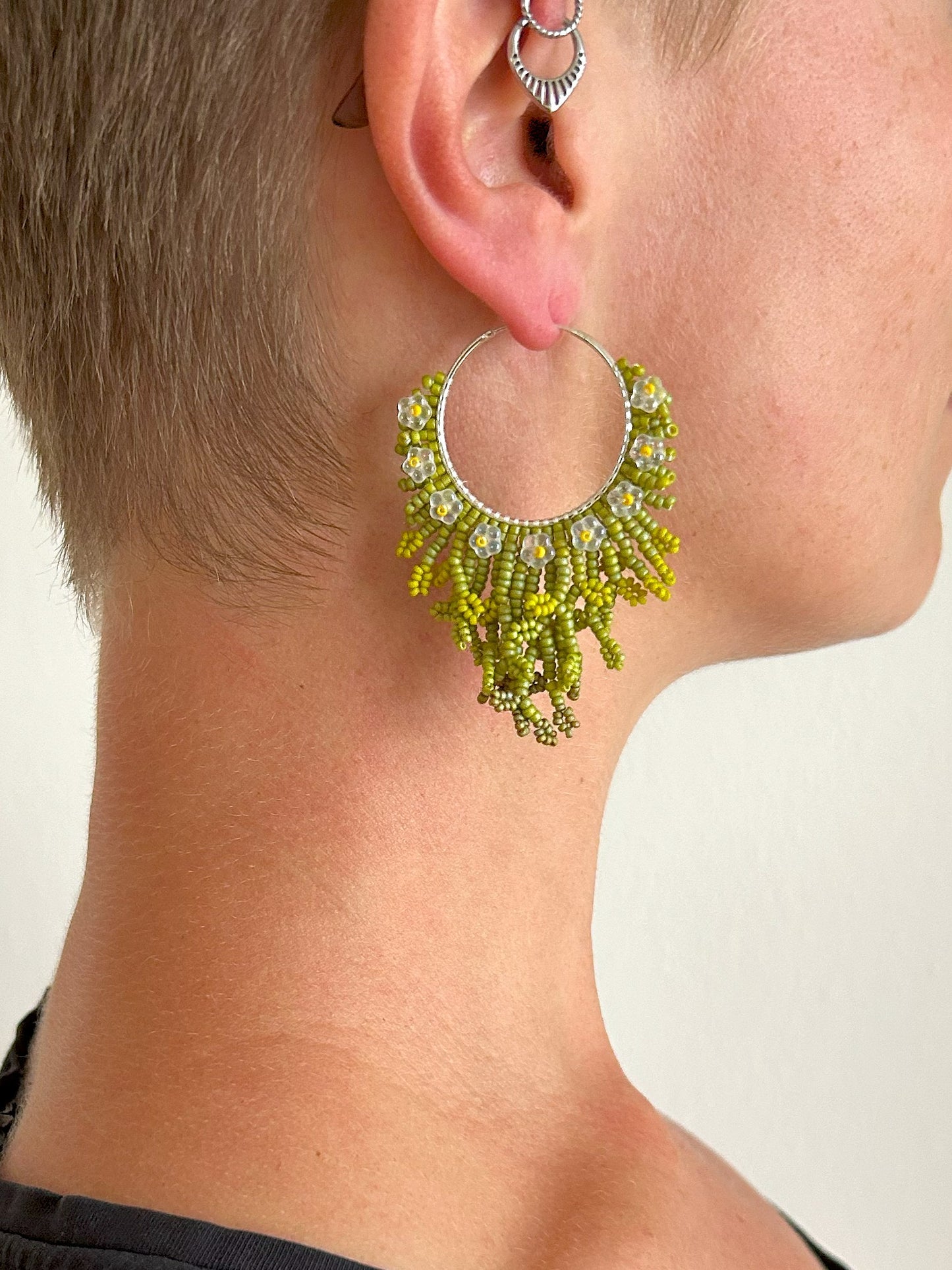 Hoop earrings "Margo" - bloom in white