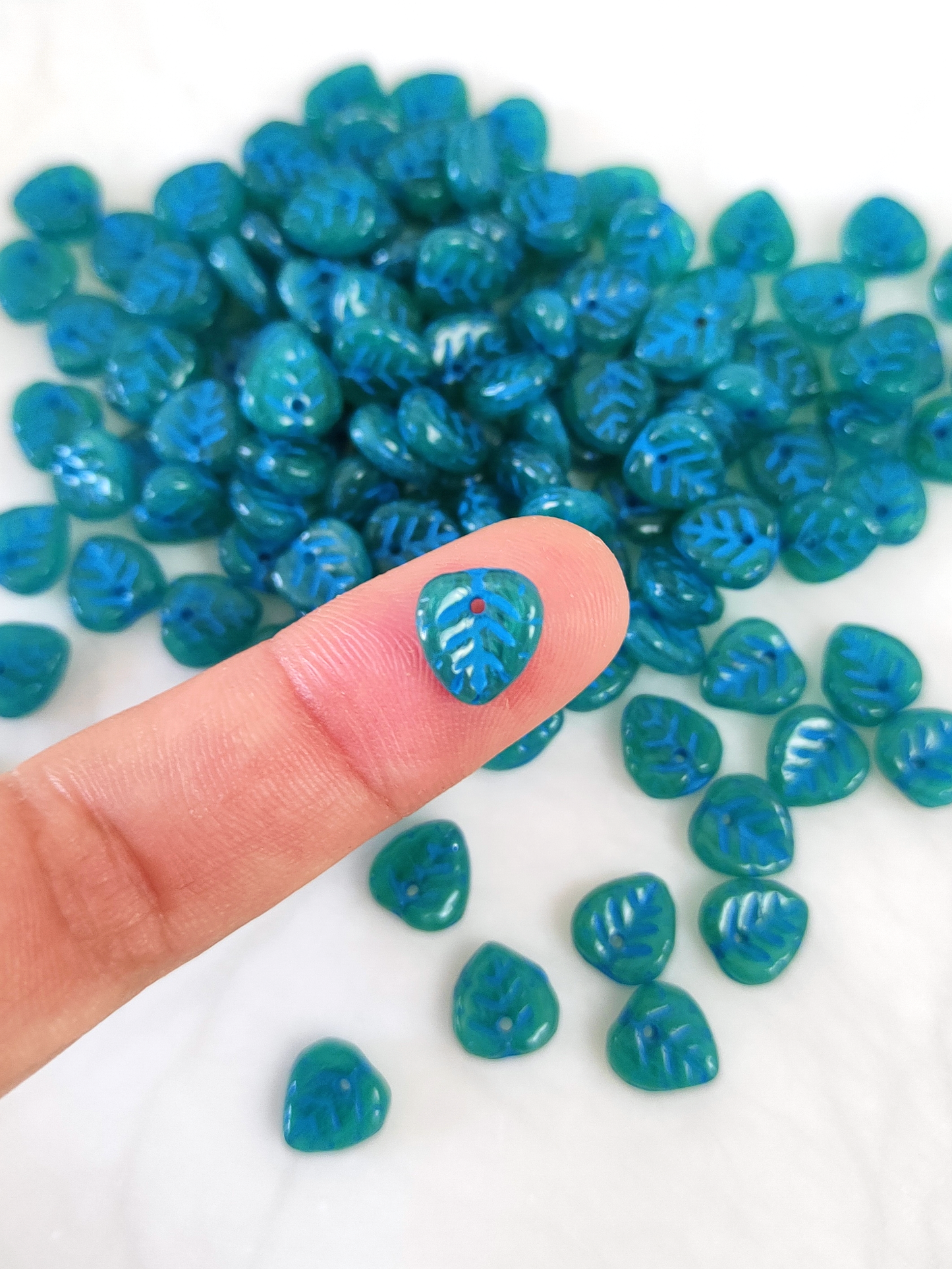 Linden leaf beads 9mm - dark green & blue