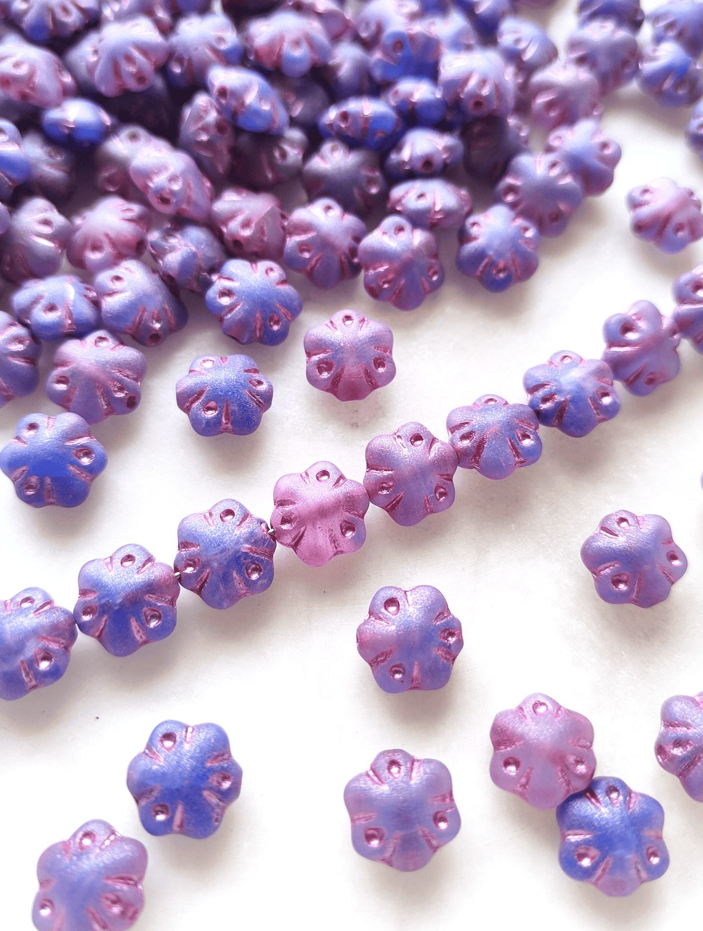 Bauchige Blümchen 11mm - Blau & Pink