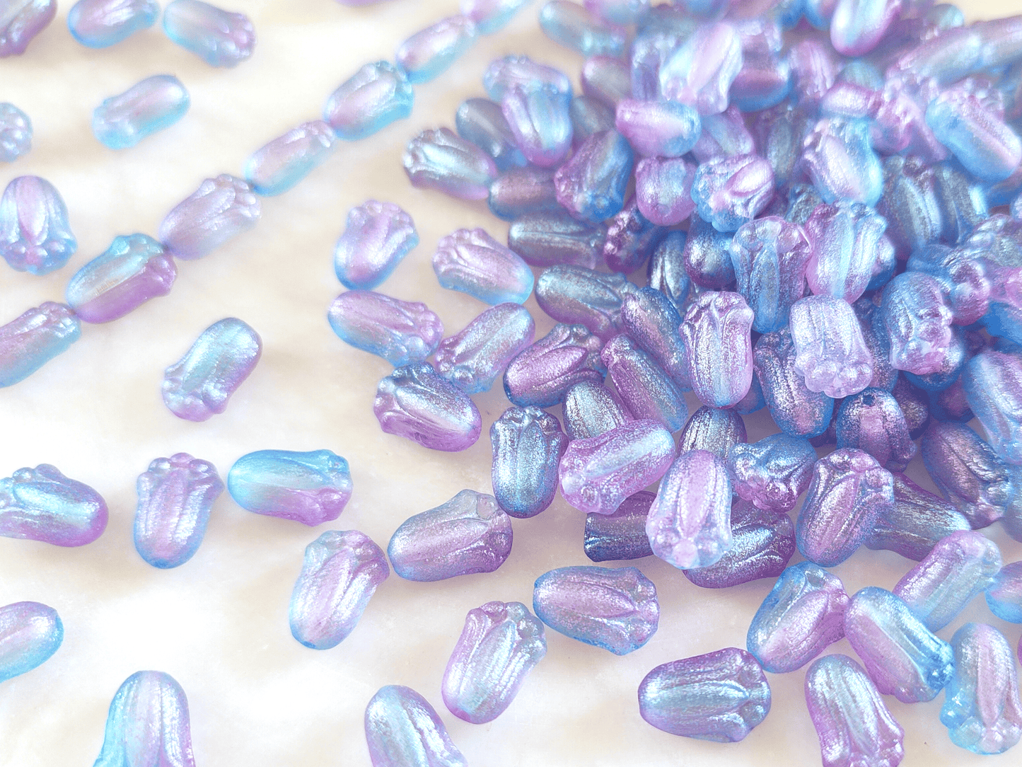 Tulip beads 12x8mm - ombre purple & blue glitter