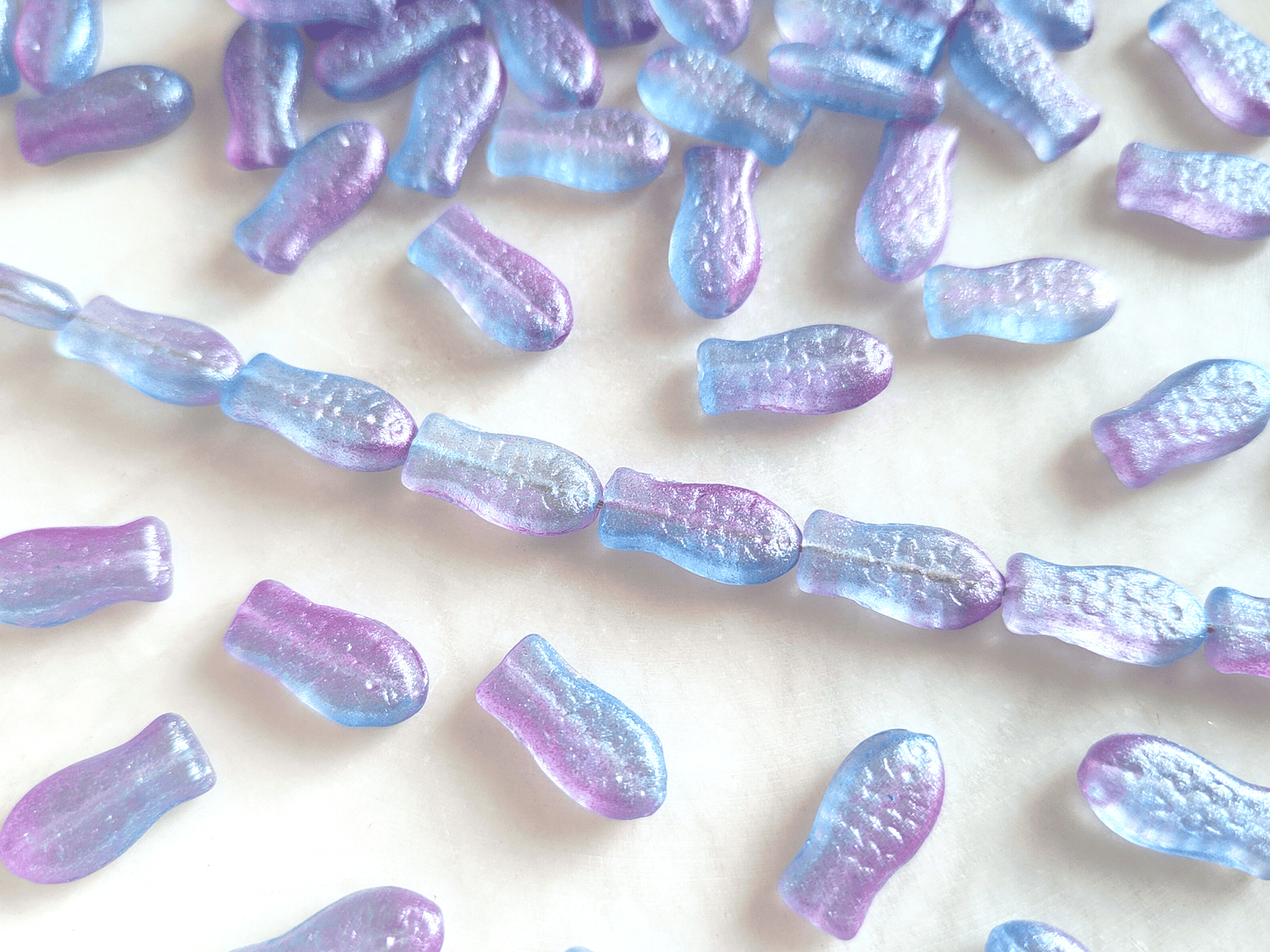 Chubby fish 14x7mm - ombre blue & purple shimmer