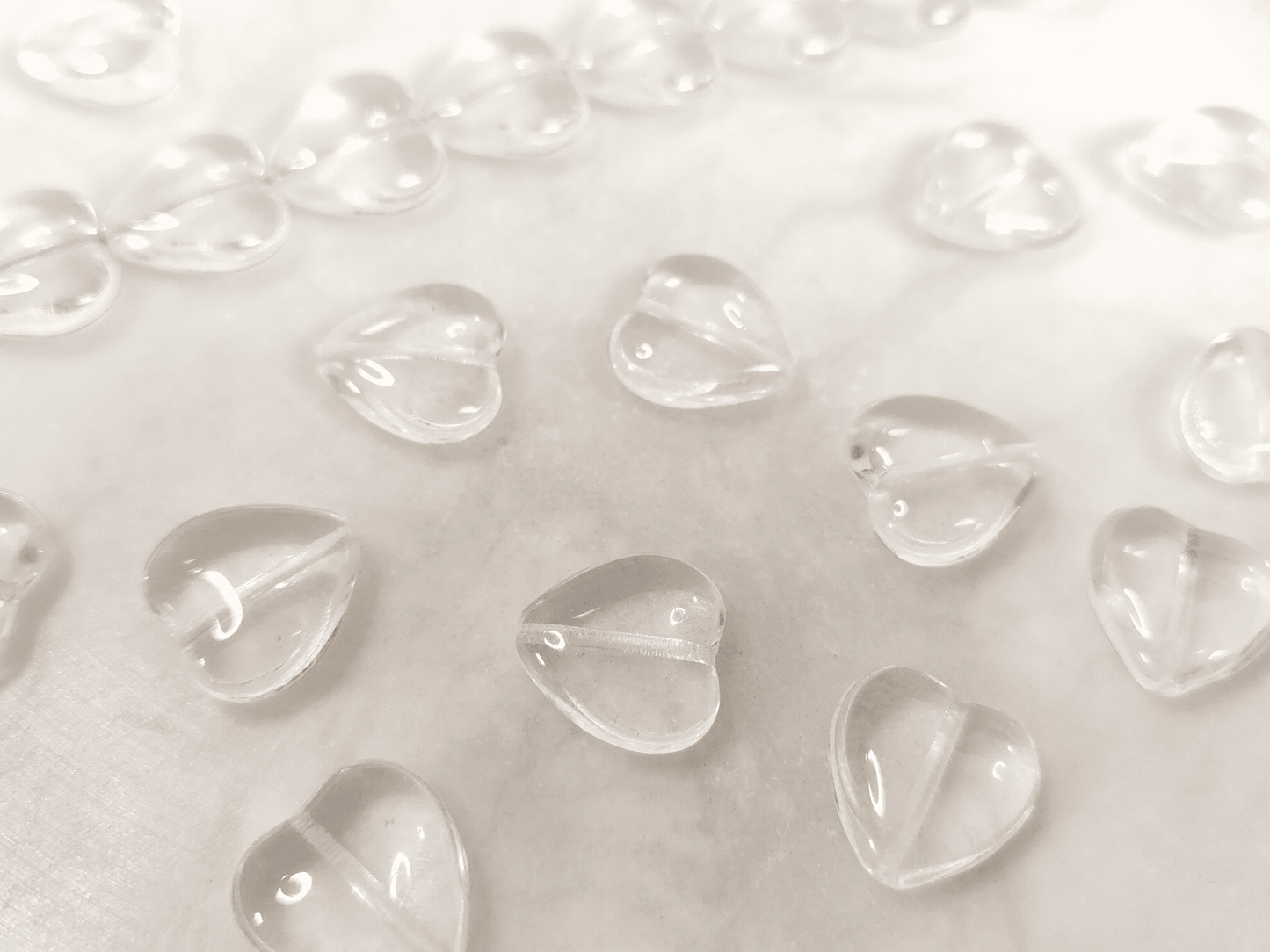 Love heart beads 16mm - colorless