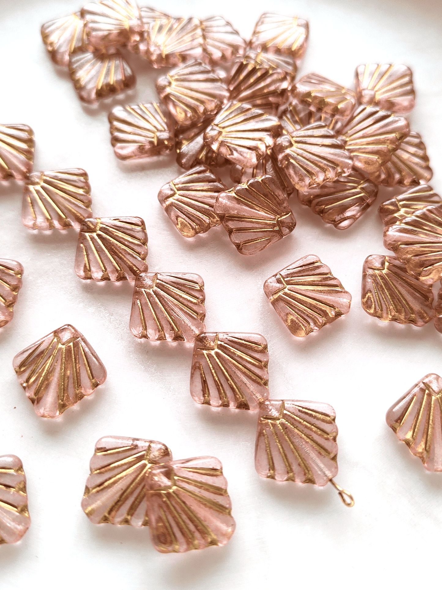 Fan ornament beads 17mm - salmon & gold