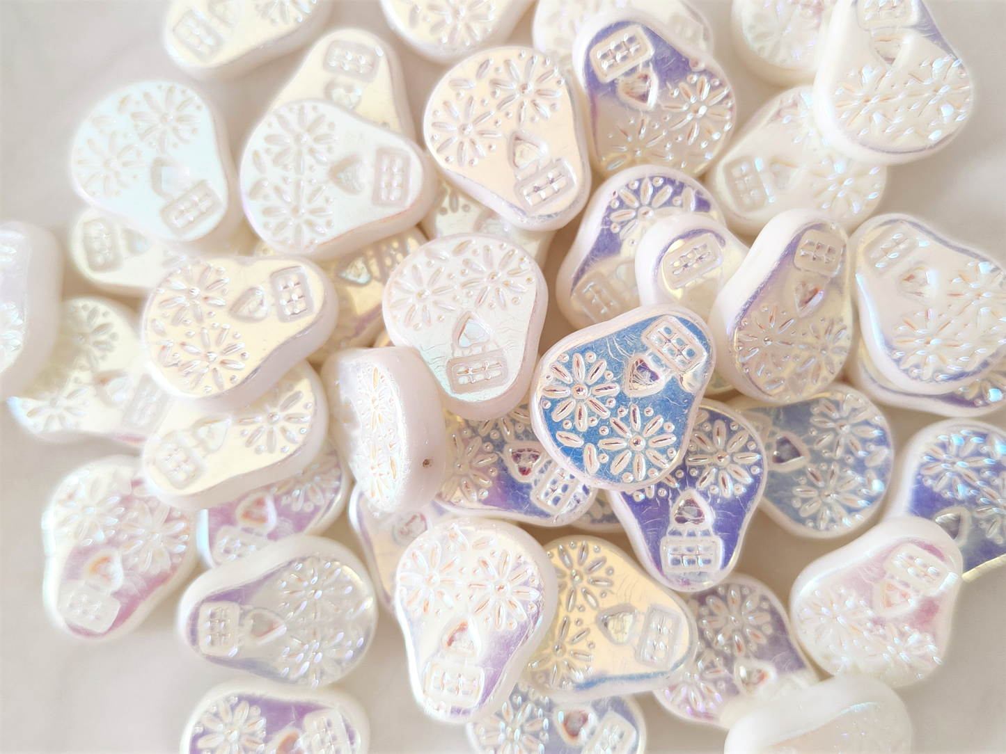 Totenköpfe 20x16mm - Weiß Iris