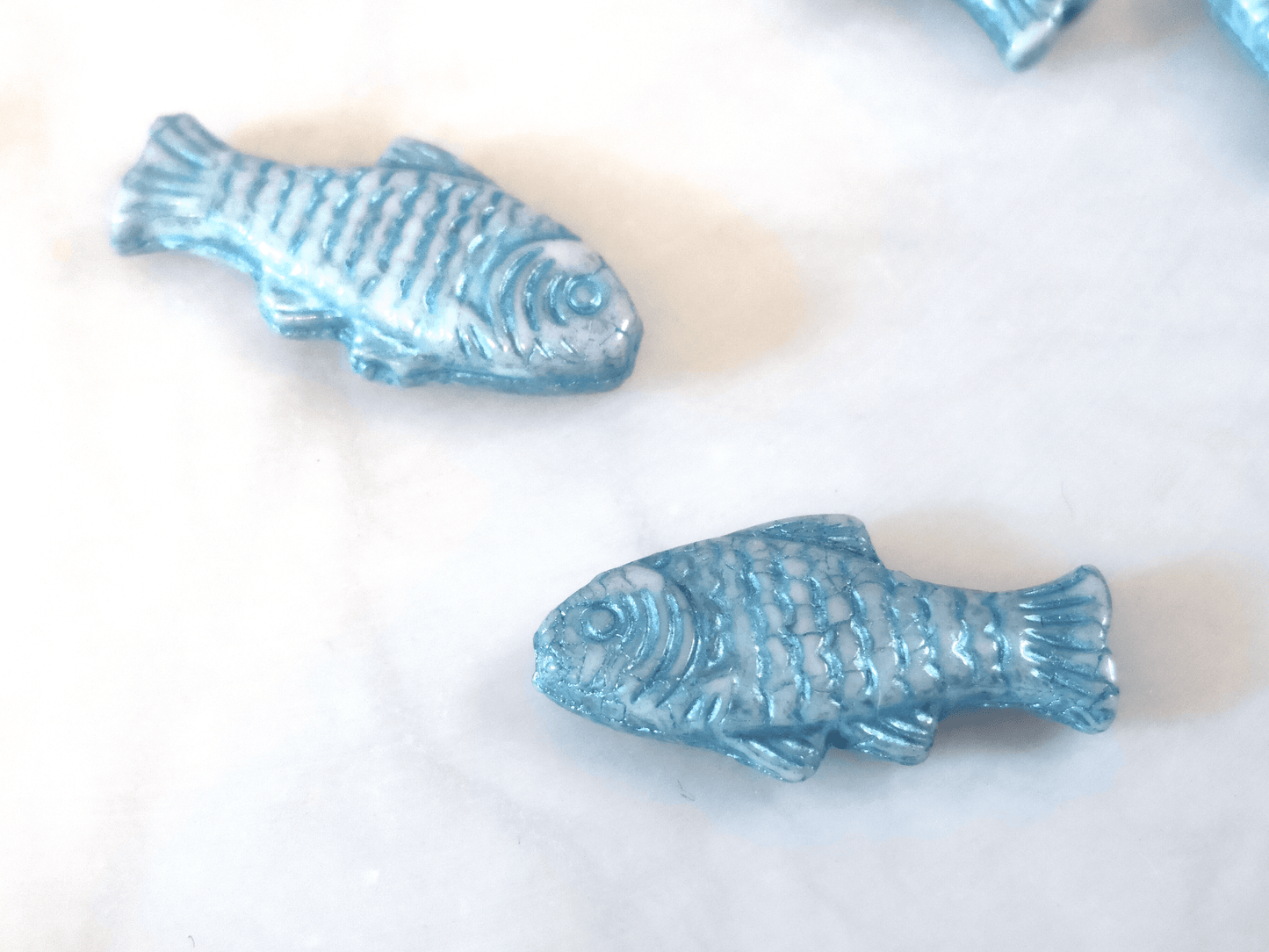 Forellen 24x10mm - Beige & Himmelblau