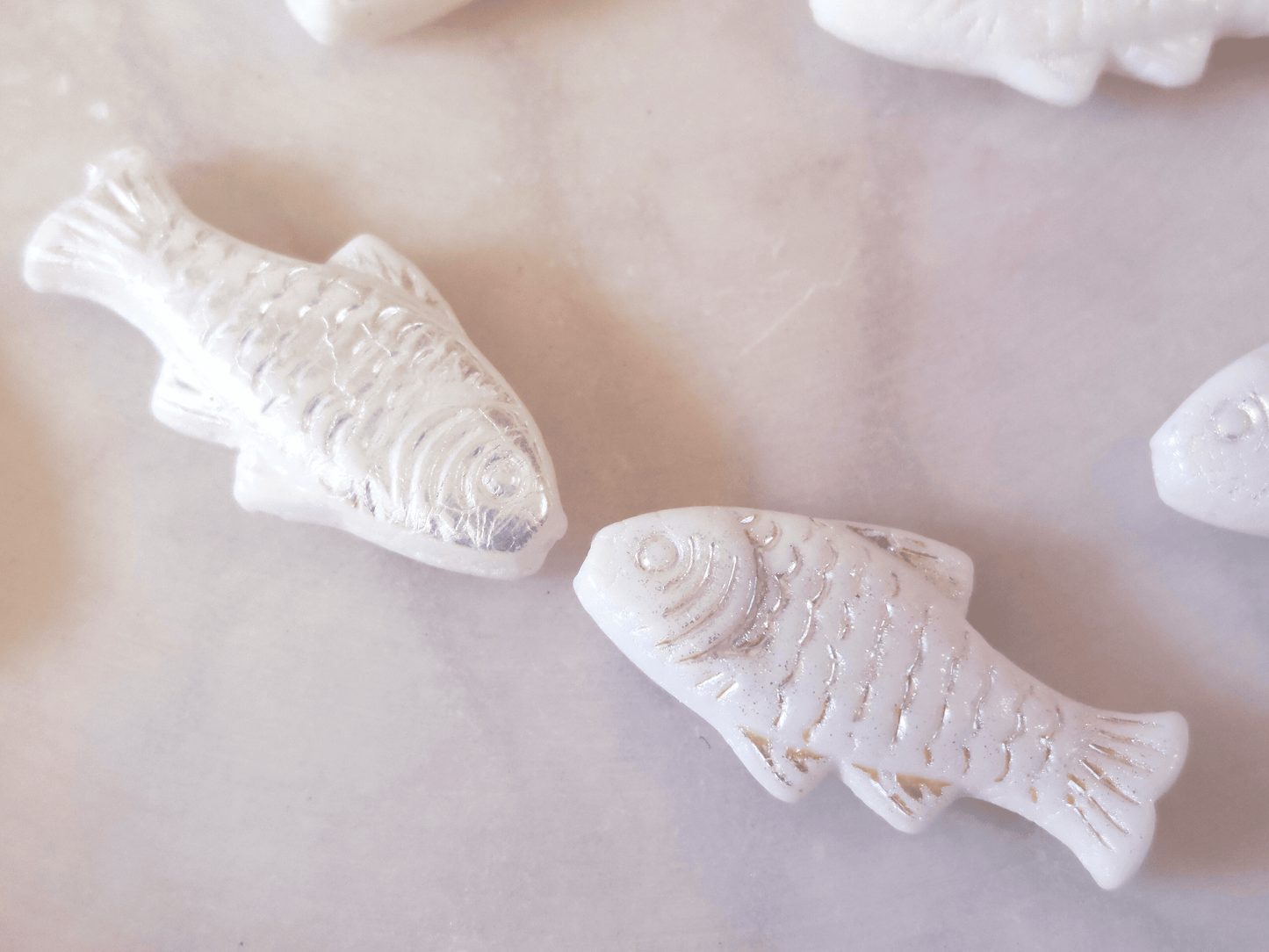 Trout beads 24x10mm - white iris