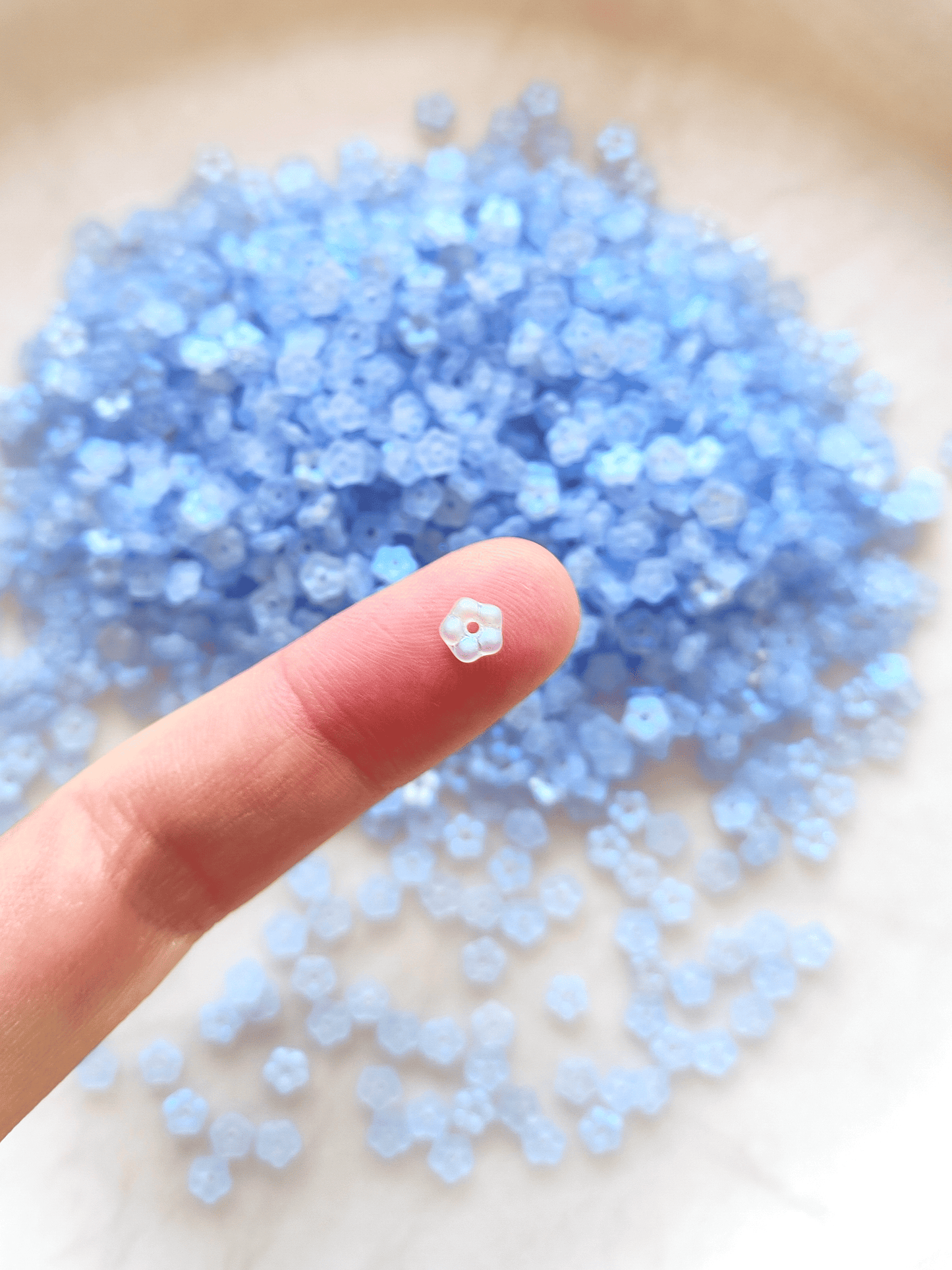 Forget-me-not flower beads 5mm - sky blue iris