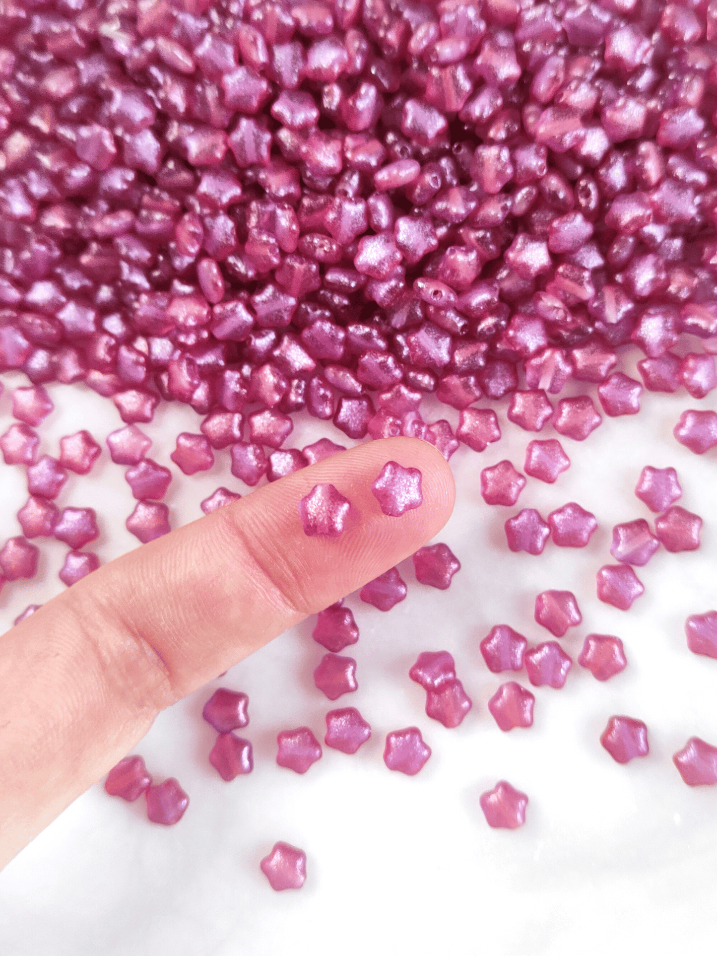 Star beads 6mm - red & purple glitter