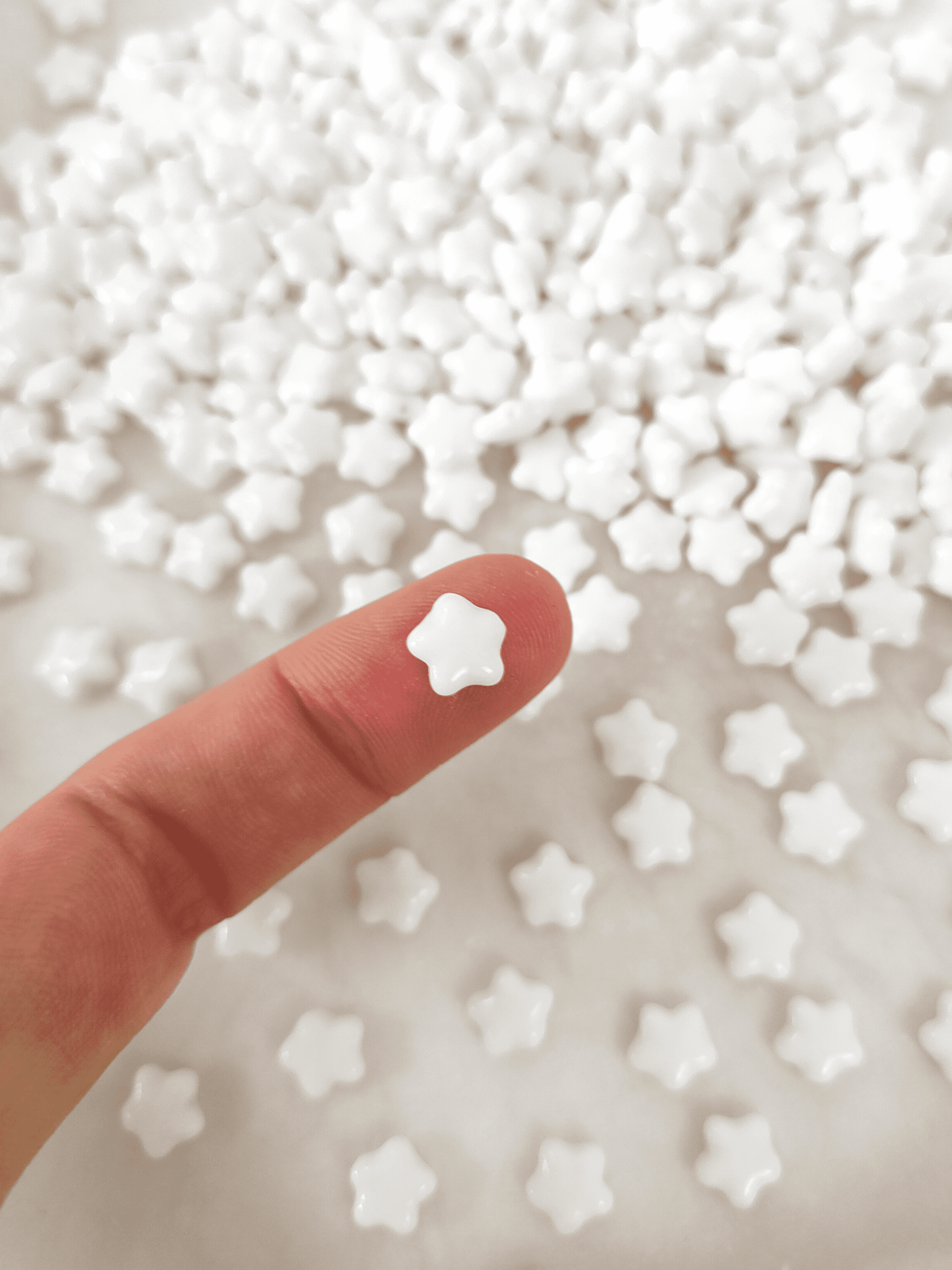 Sterne 8mm - opak Weiß