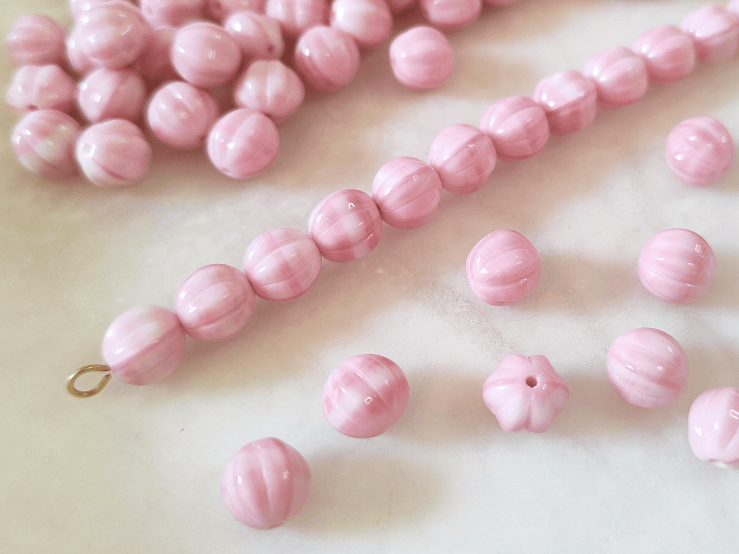 Melon beads 8mm - pastel pink striped