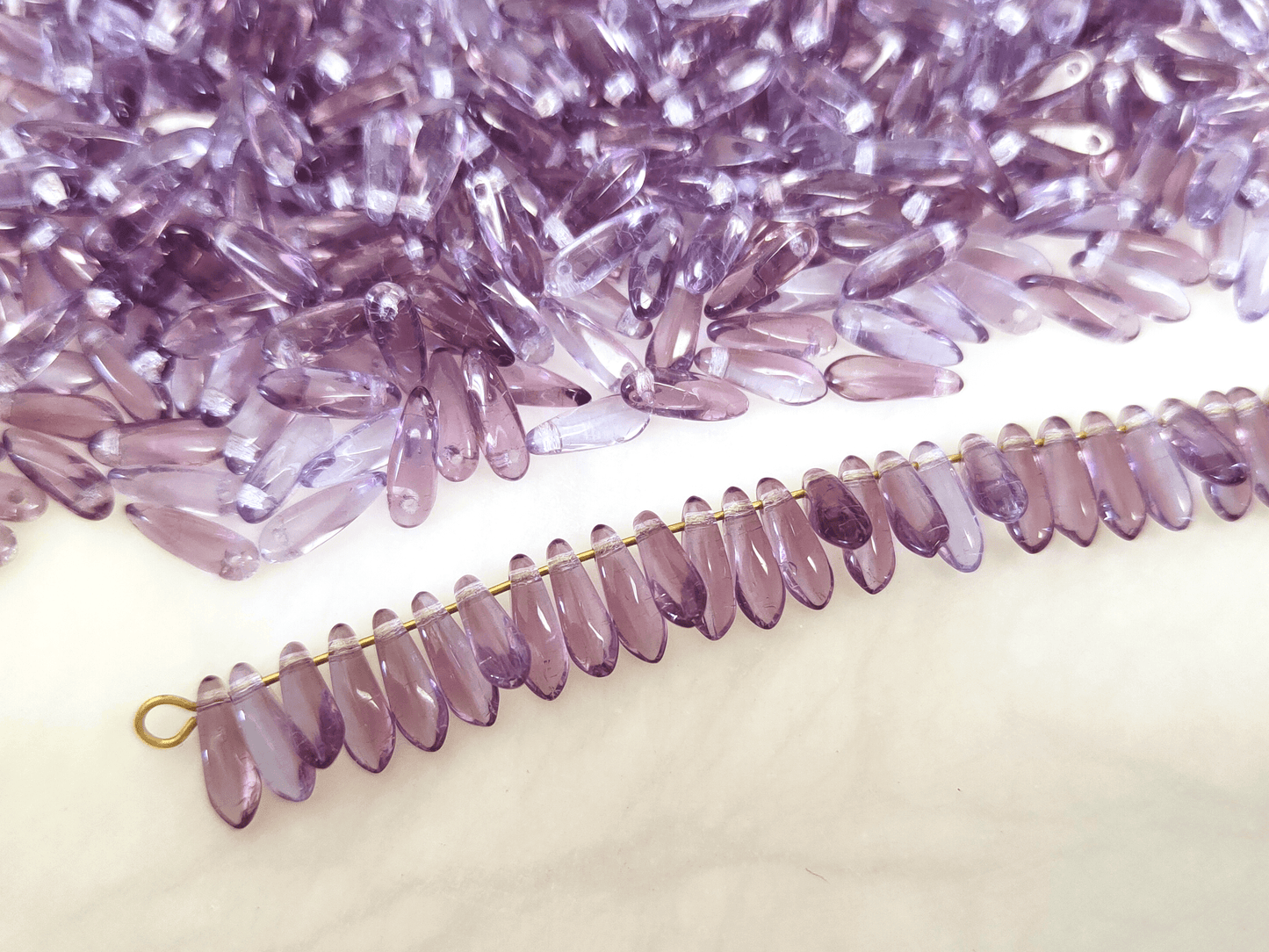 Dagger beads 3x11mm - lavender