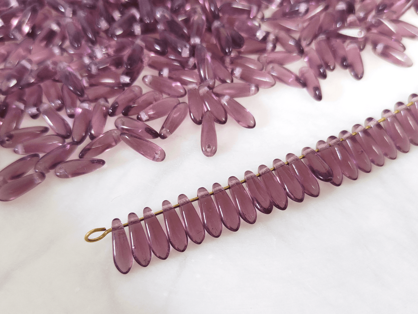 Dagger beads 3x11mm - purple