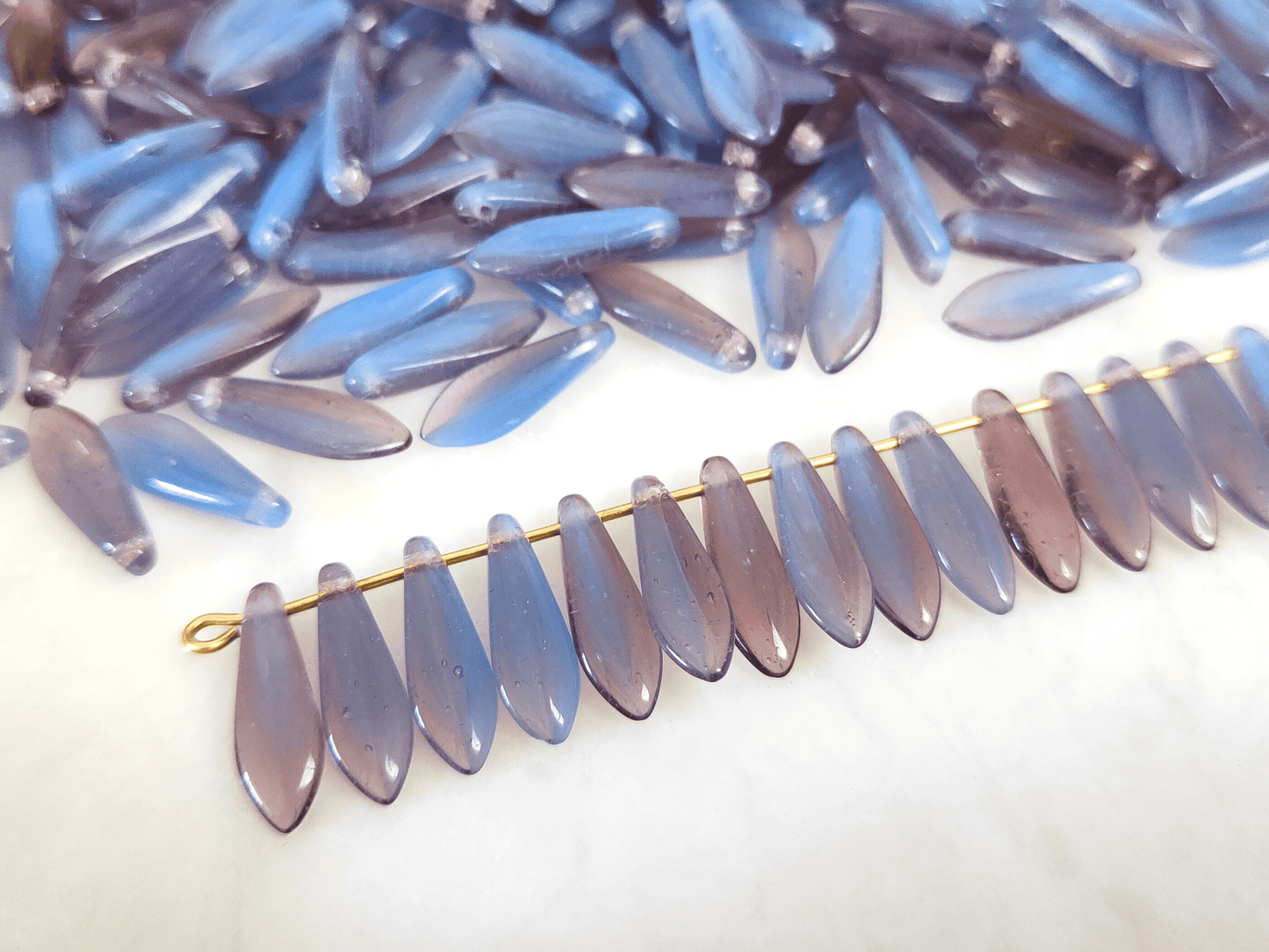 Dagger beads 5x16mm - ombre light blue & purple