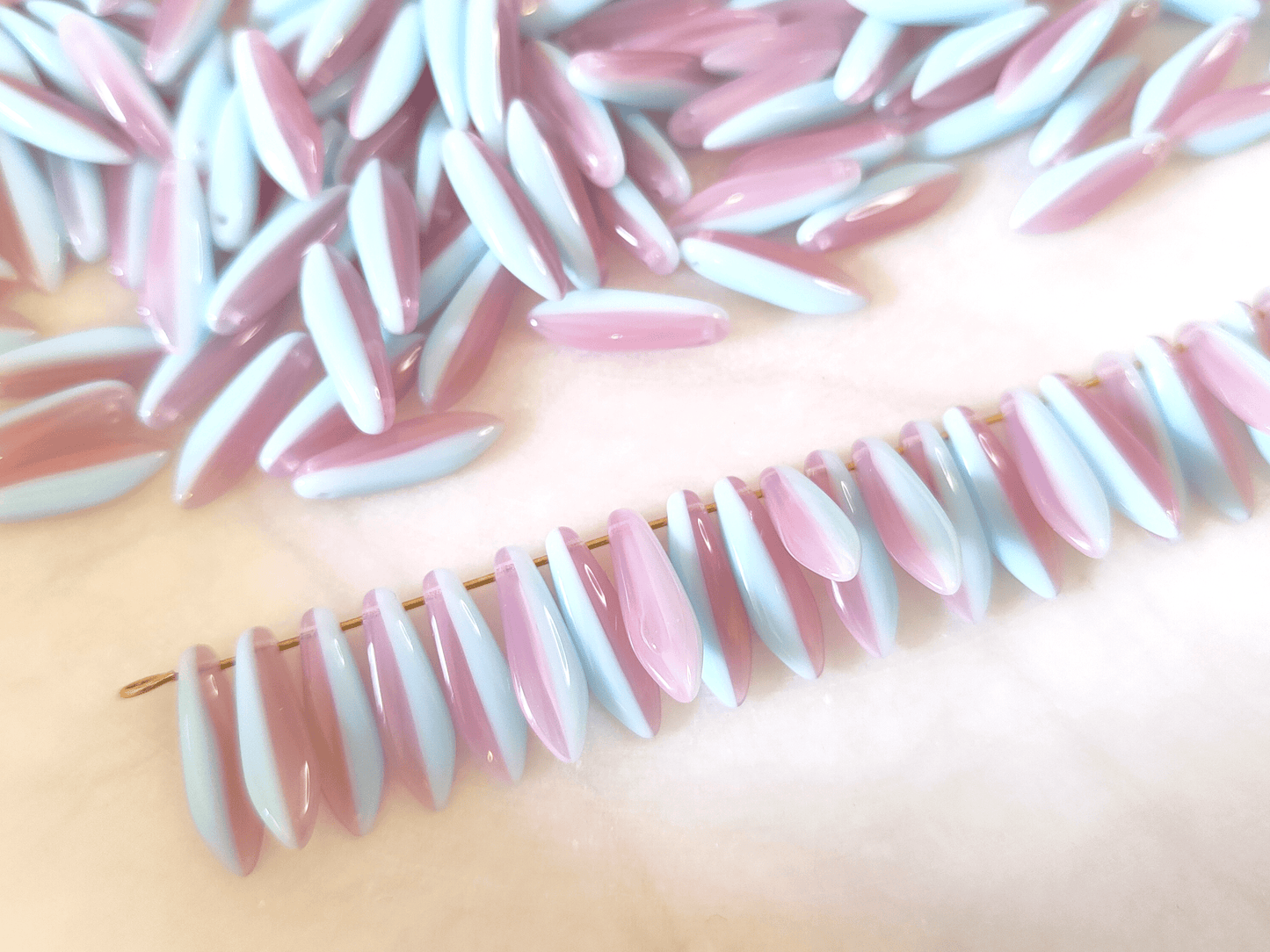 Dagger beads 5x16mm - light blue & pink