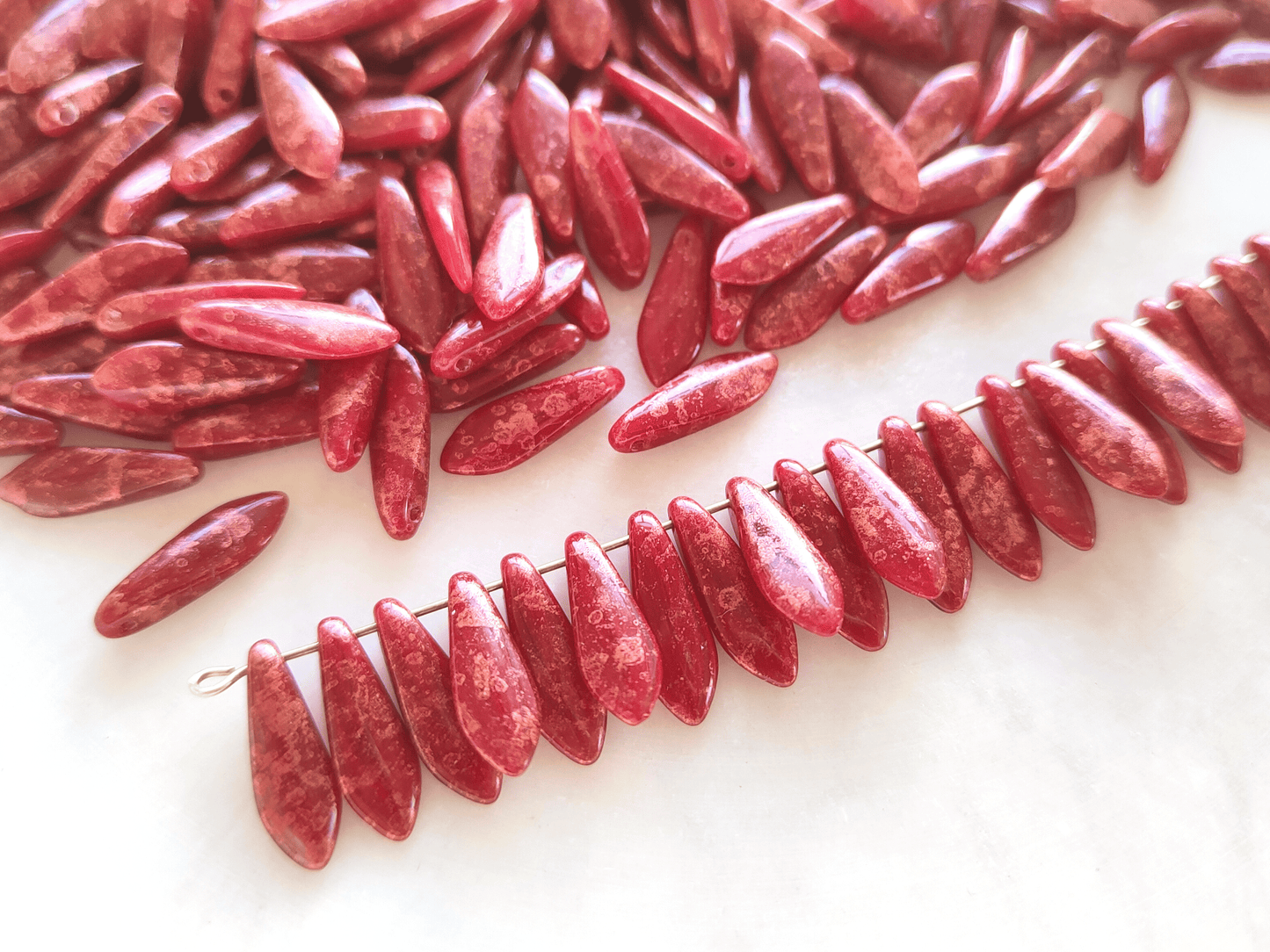 Dagger beads 5x16mm - dark red & copper shimmer