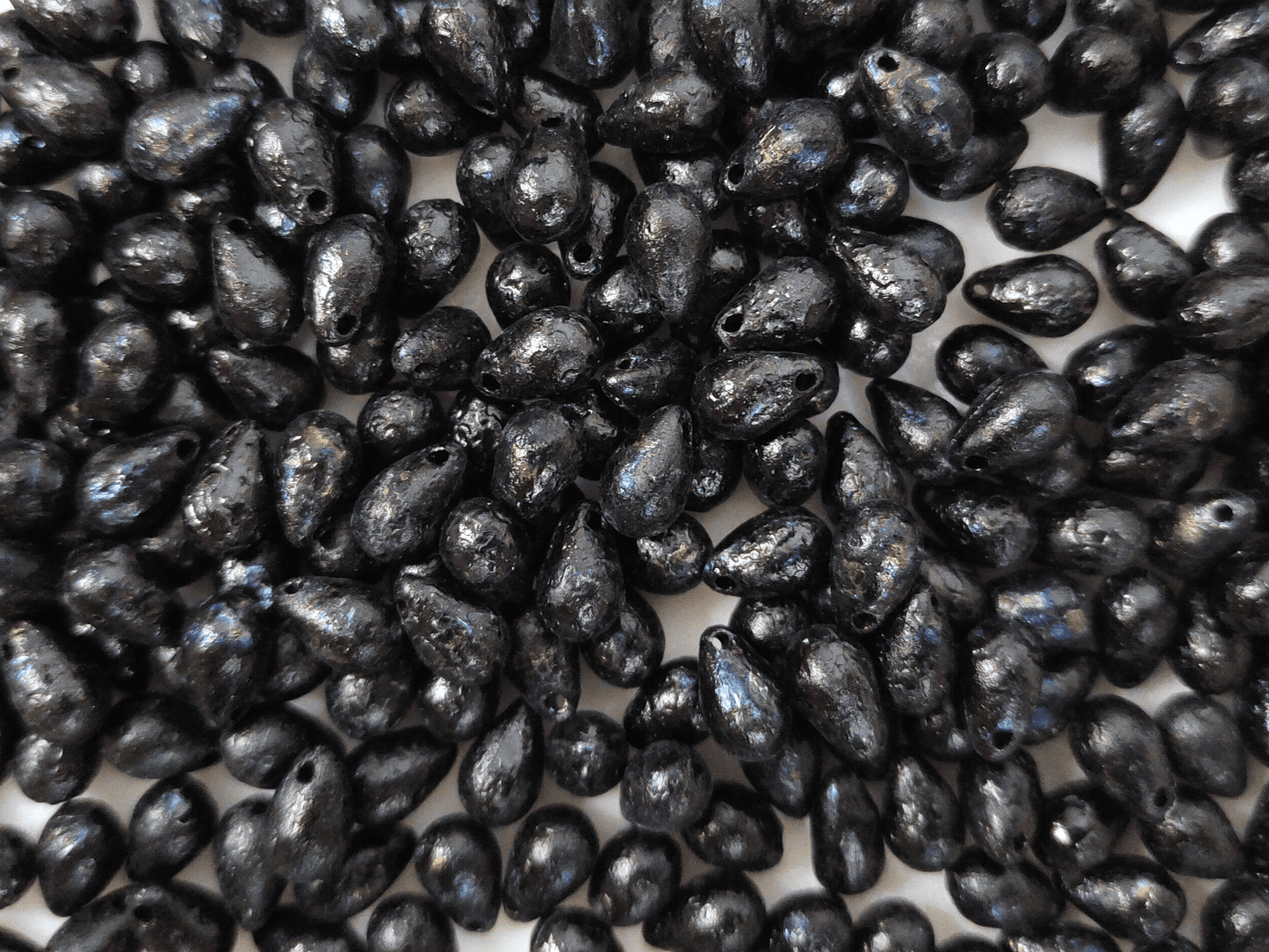 Drop beads 6x9mm - black etched