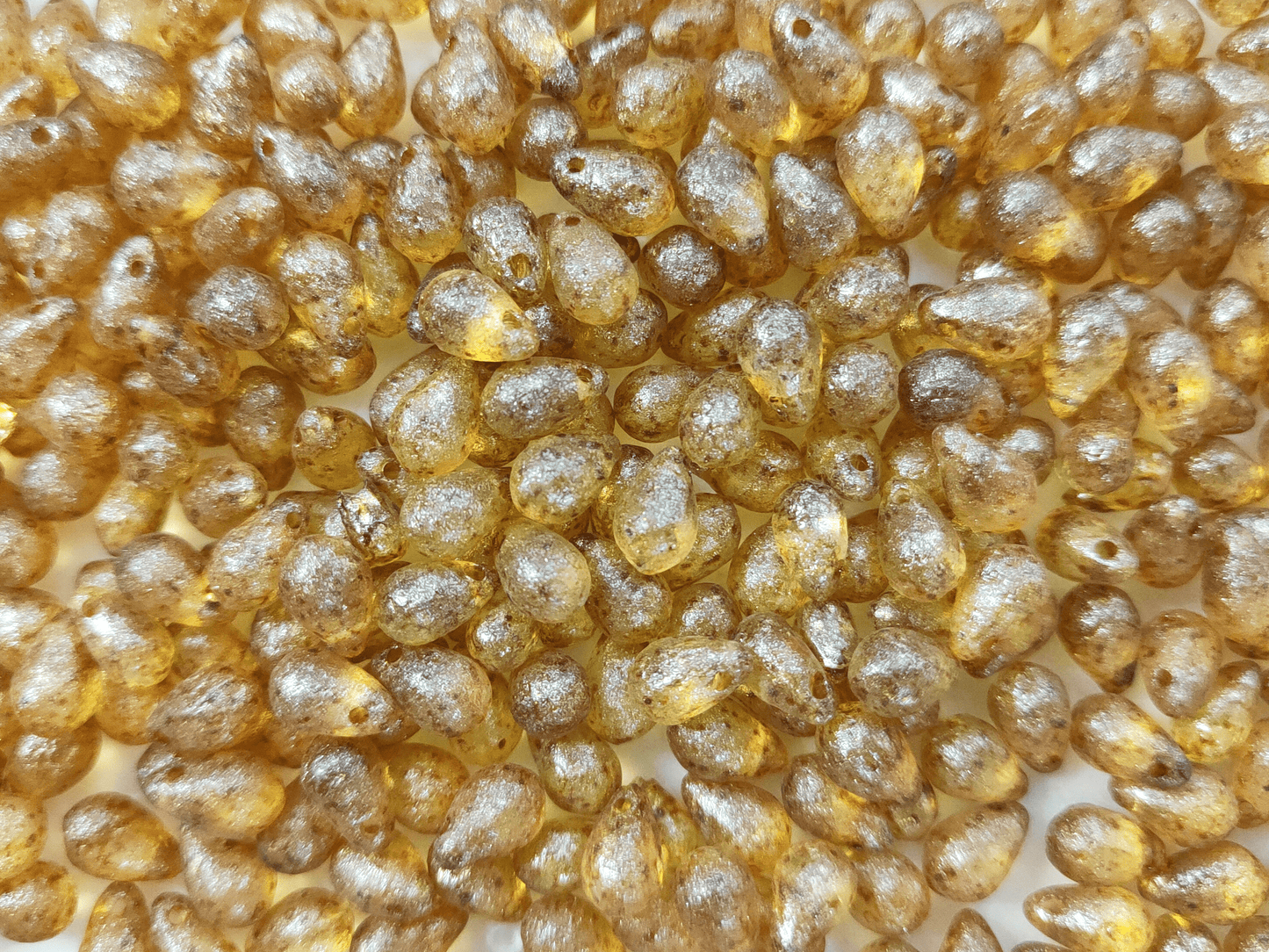 Drop beads 6x9mm - honey & gold shimmer