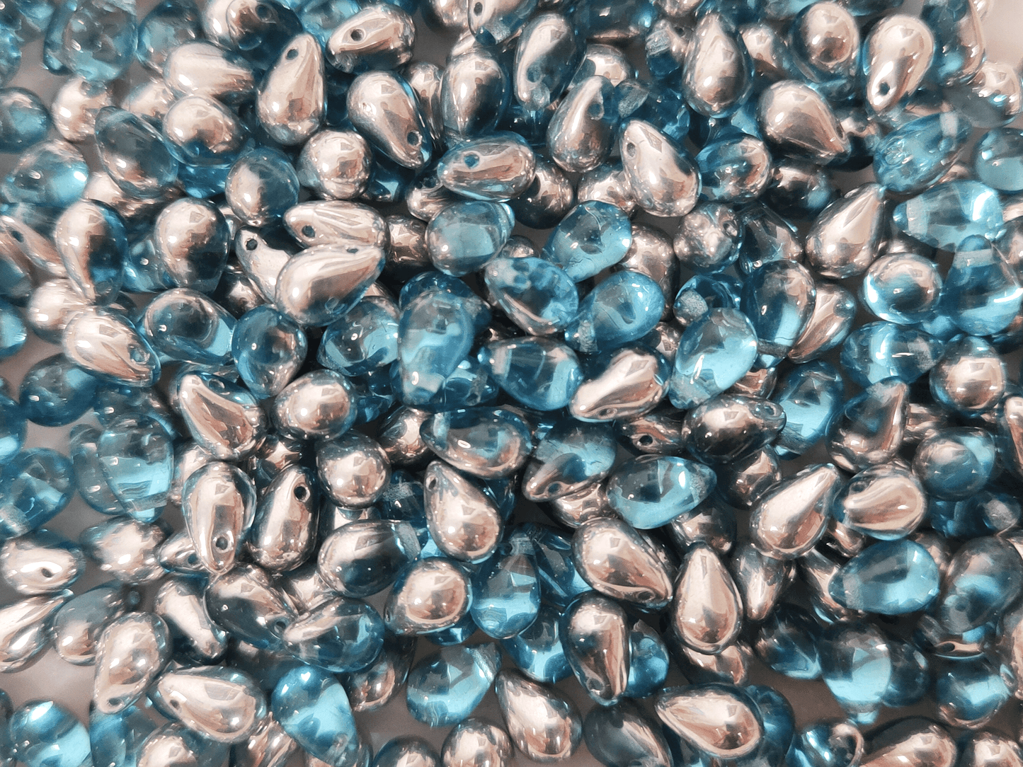 Drop beads 6x9mm - sky blue & silver