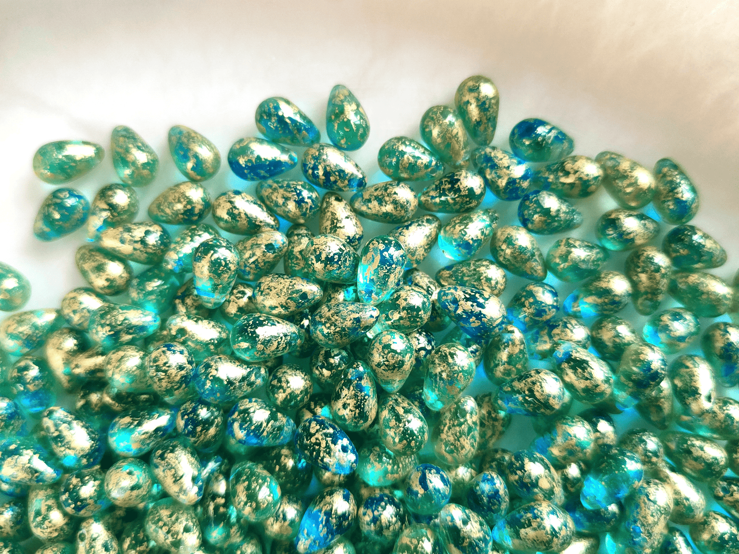 Drop beads 6x9mm - turquoise & gold