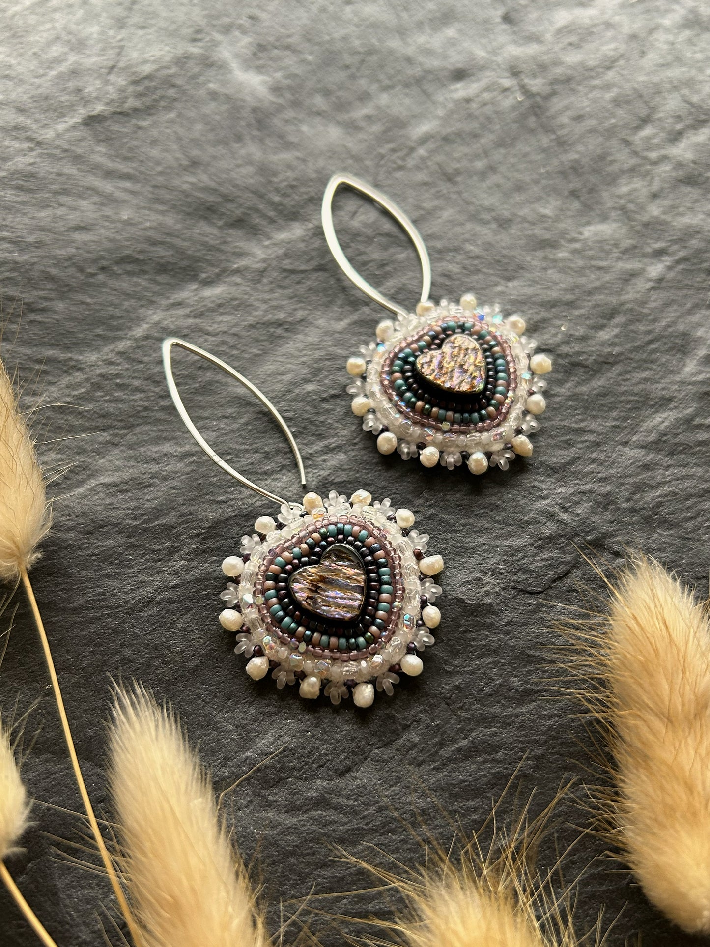 Hänge-Ohrringe "Melody" mit Abalone-Perlmutt - Flieder & Herz