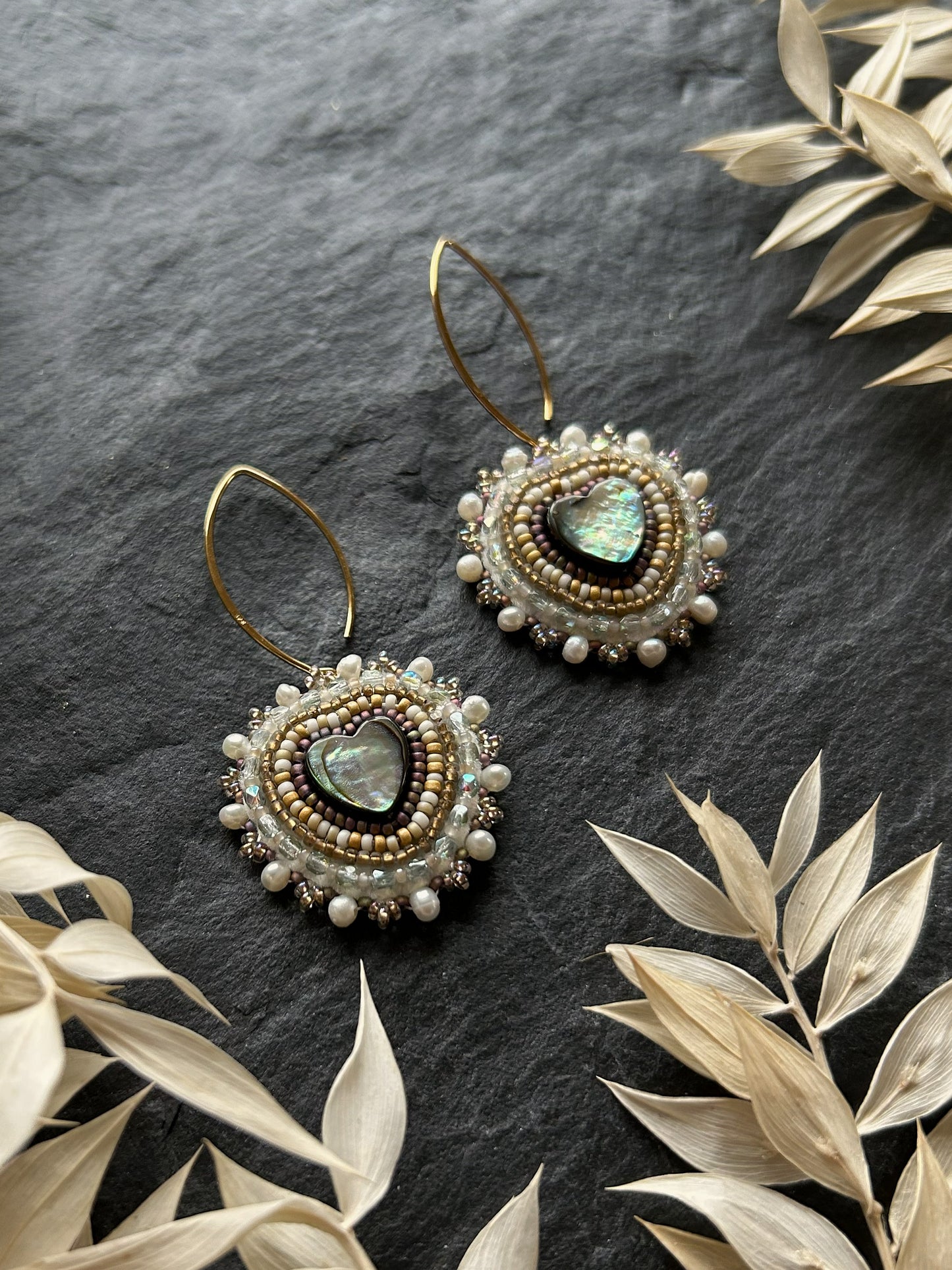 Hänge-Ohrringe "Melody" mit Abalone-Perlmutt - Pastell Gold & Herz