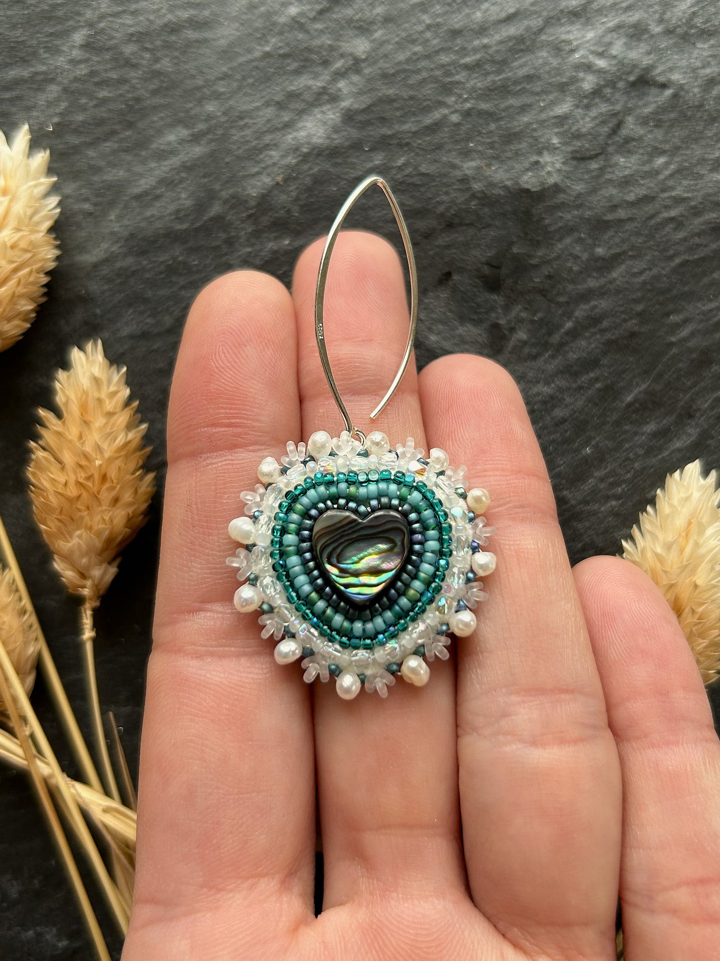 Hänge-Ohrringe "Melody" mit Abalone-Perlmutt - leuchtendes Türkis & Herz