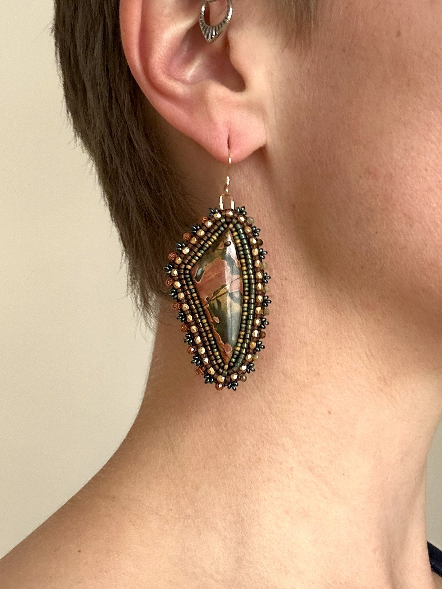 Hänge-Ohrringe "Raquel" mit Jaspis - Rost & Gold