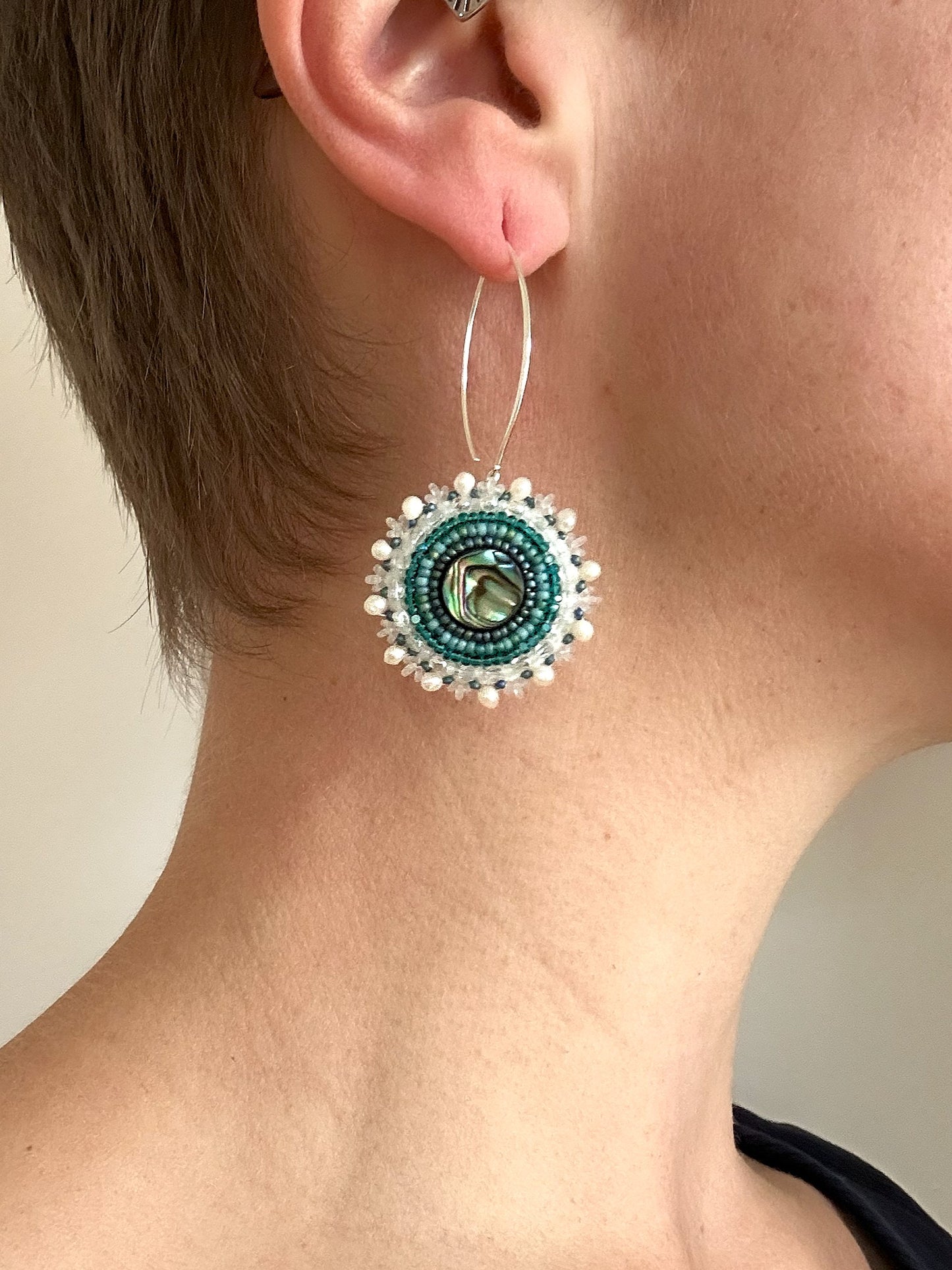 Hänge-Ohrringe "Melody" mit Abalone-Perlmutt - leuchtendes Türkis