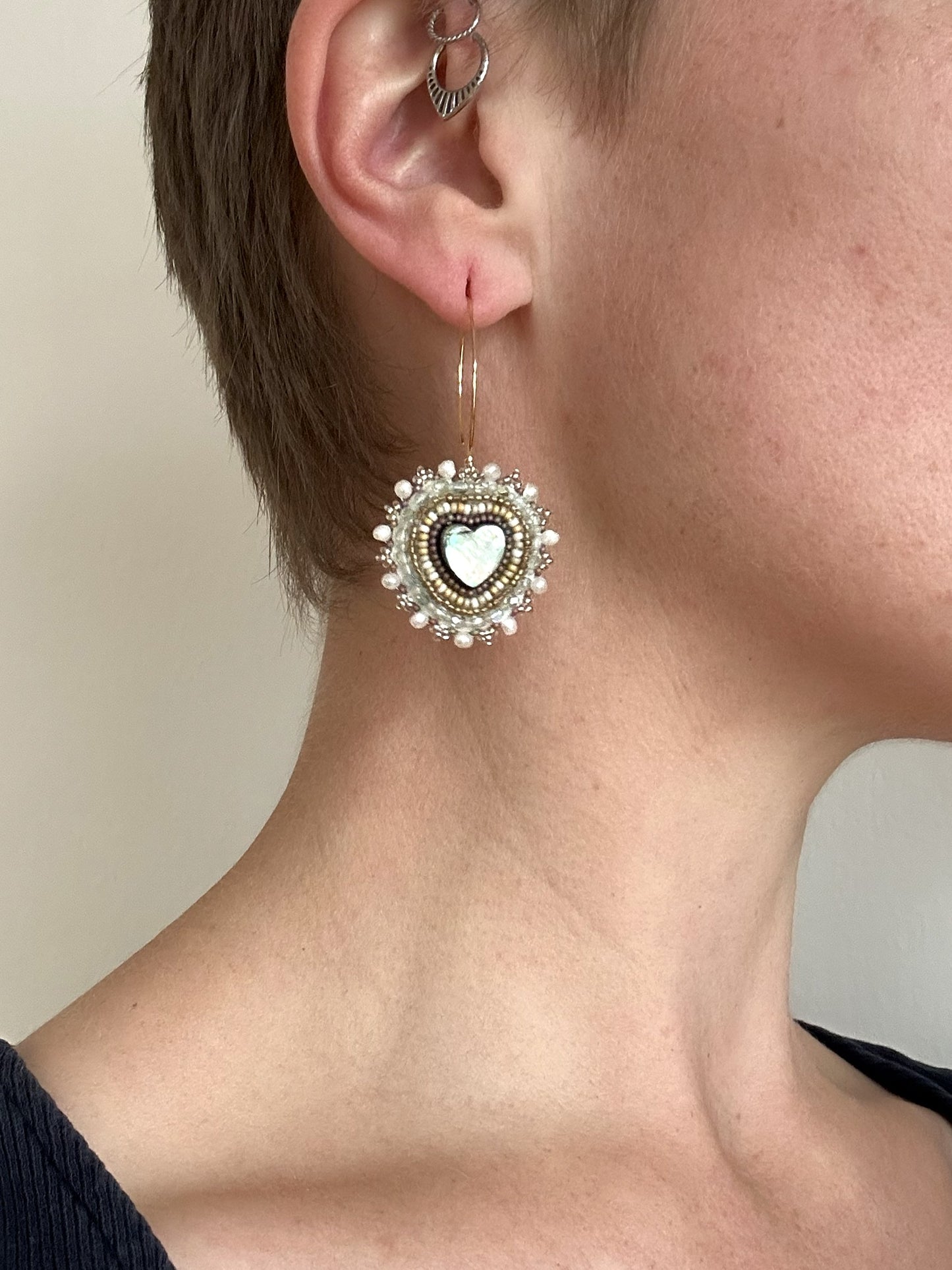 Hänge-Ohrringe "Melody" mit Abalone-Perlmutt - Pastell Gold & Herz