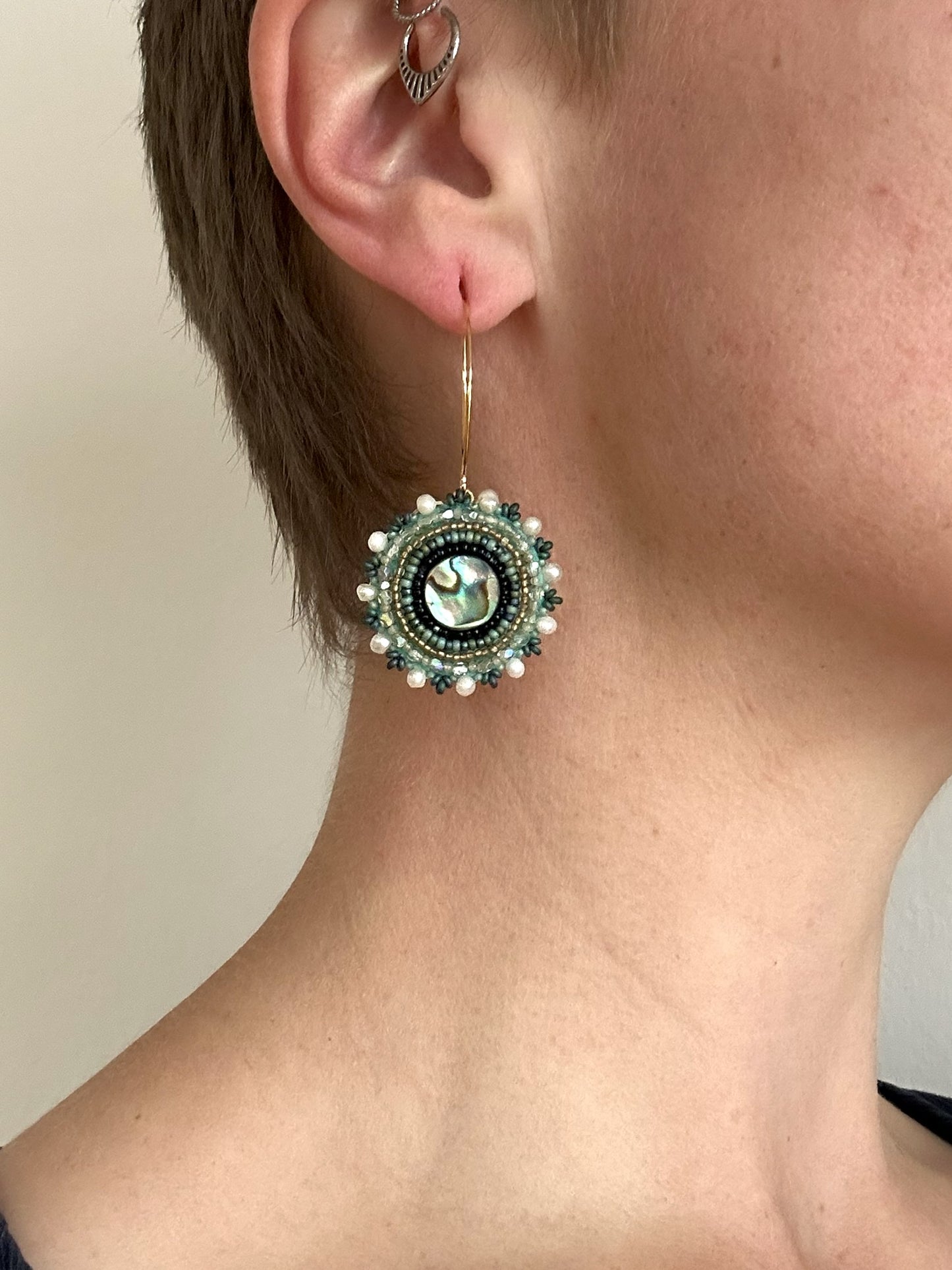 Hänge-Ohrringe "Melody" mit Abalone-Perlmutt - dunkles Türkis