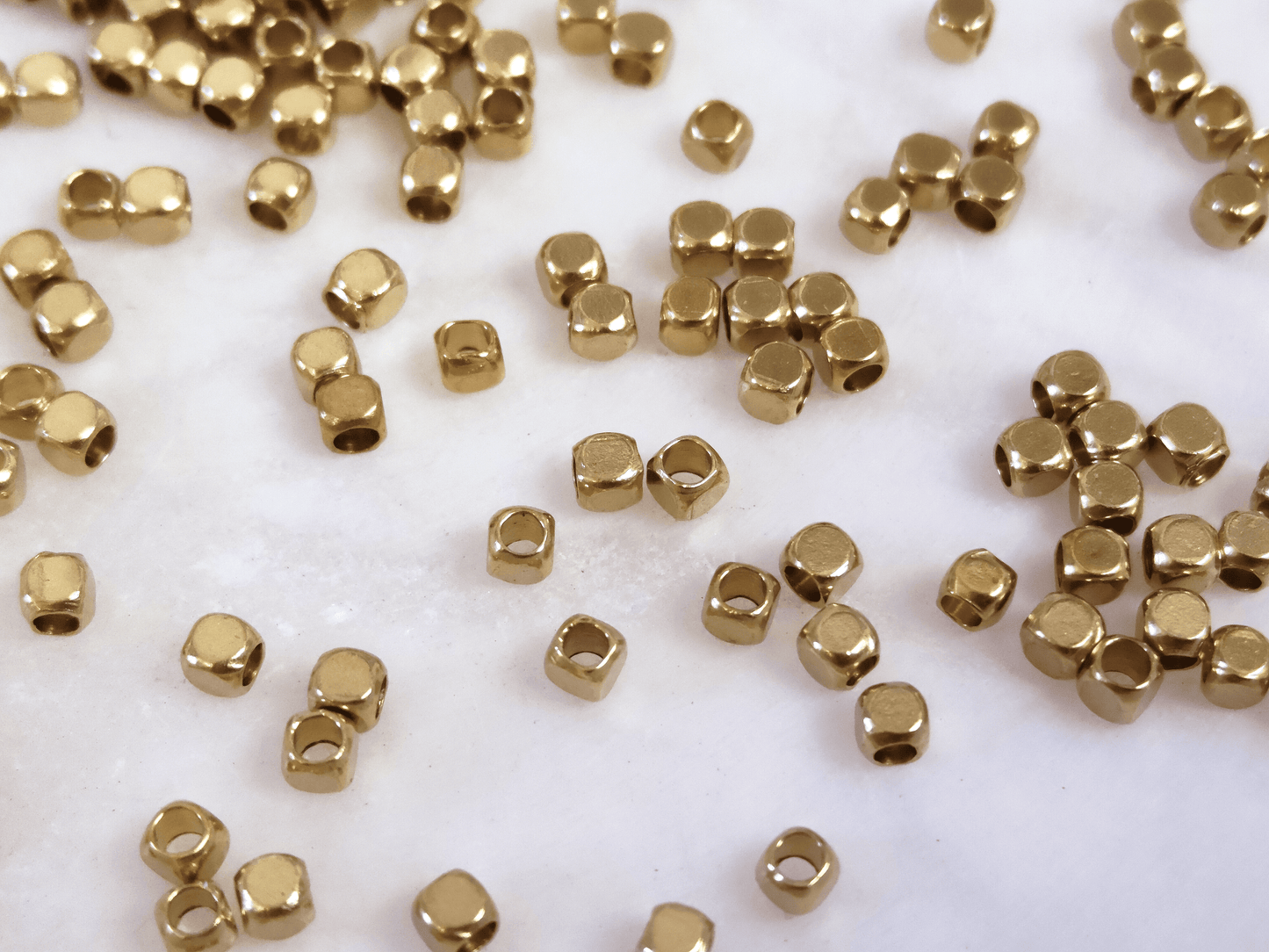 Cubic brass beads 2.5mm
