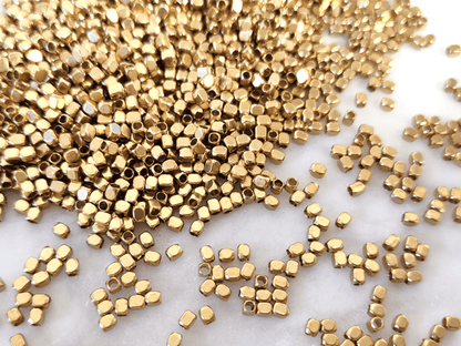 Messing-Quaderperlen 2mm