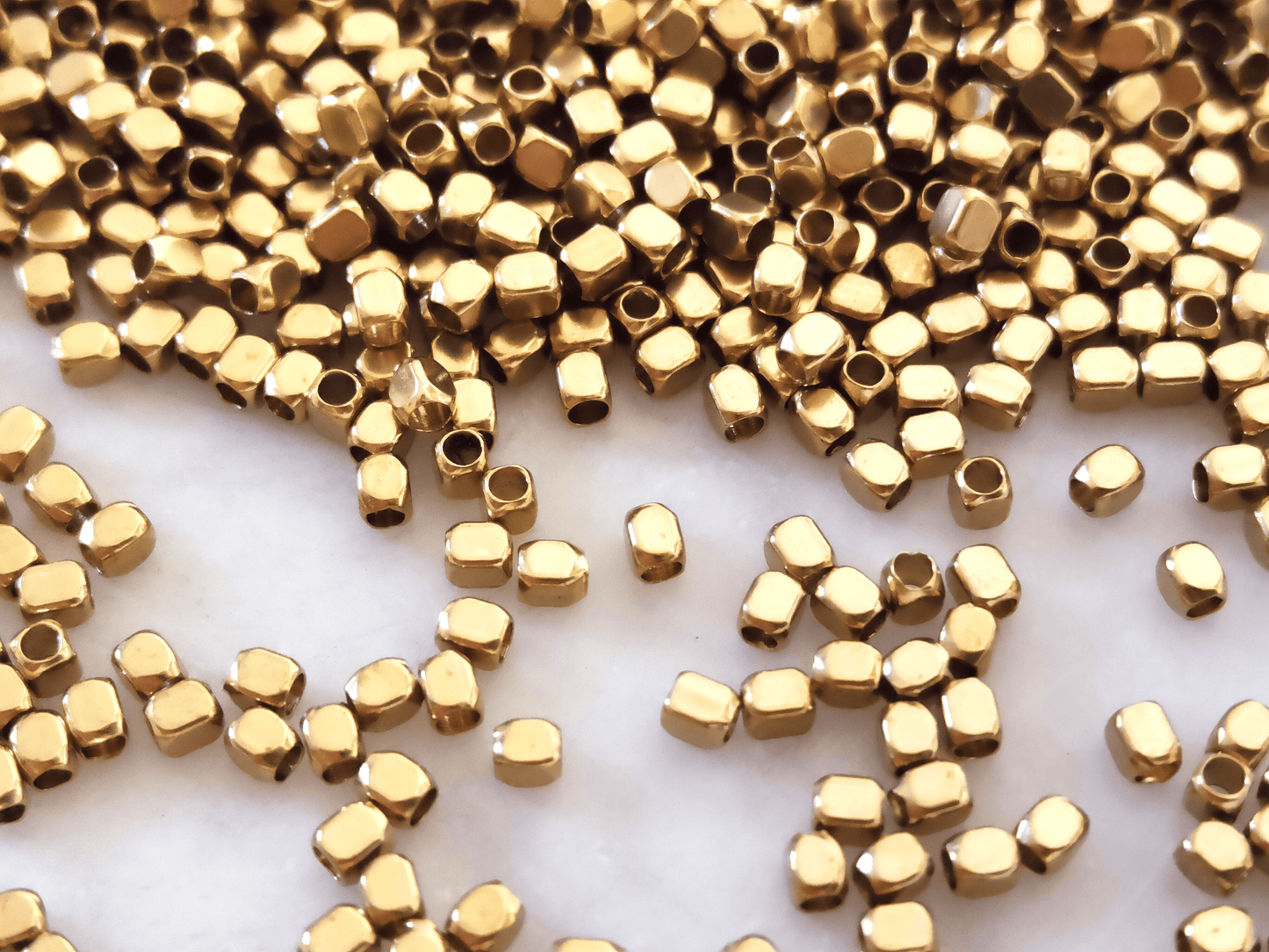 Messing-Quaderperlen 2mm