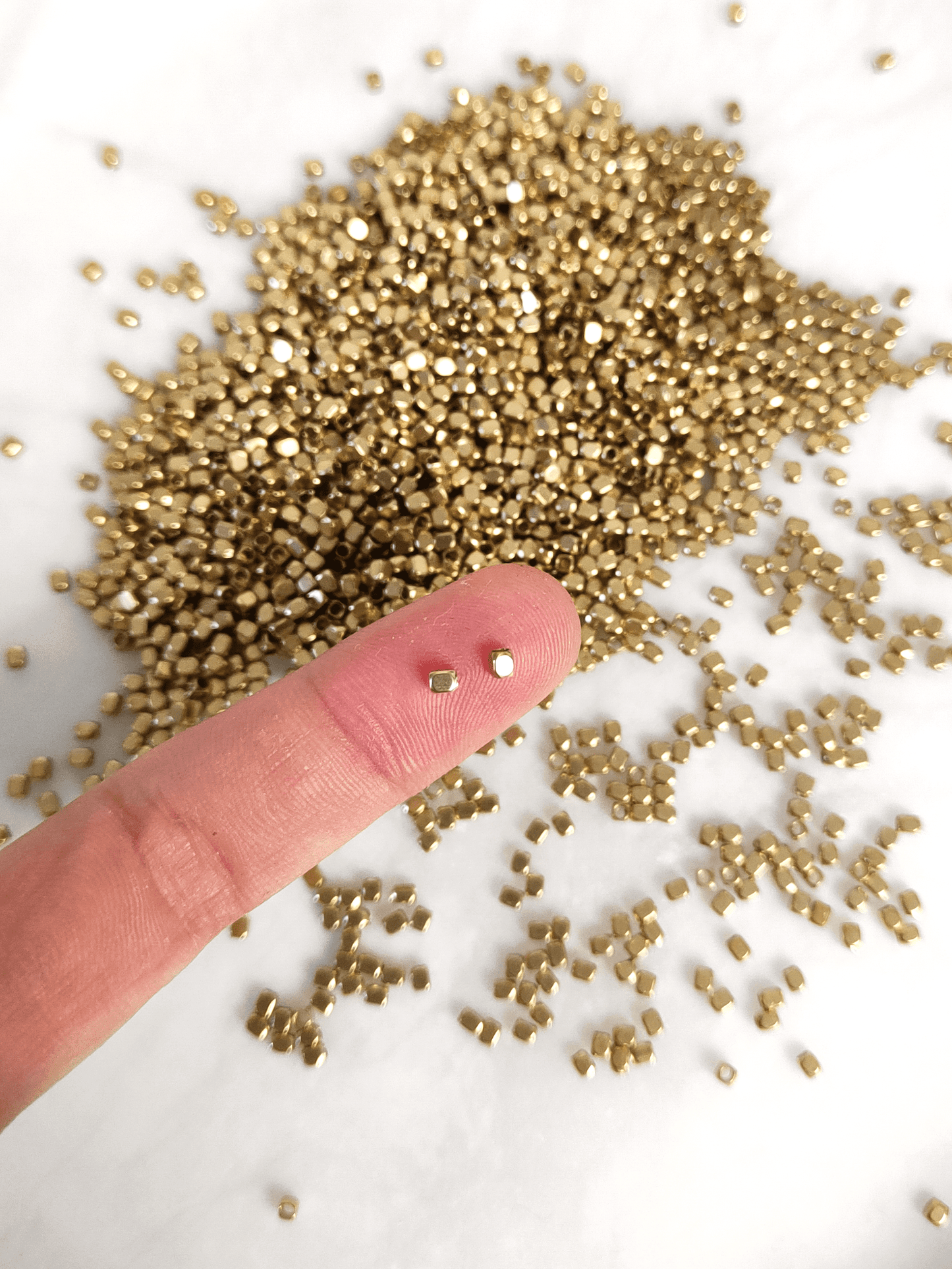 Messing-Quaderperlen 2mm