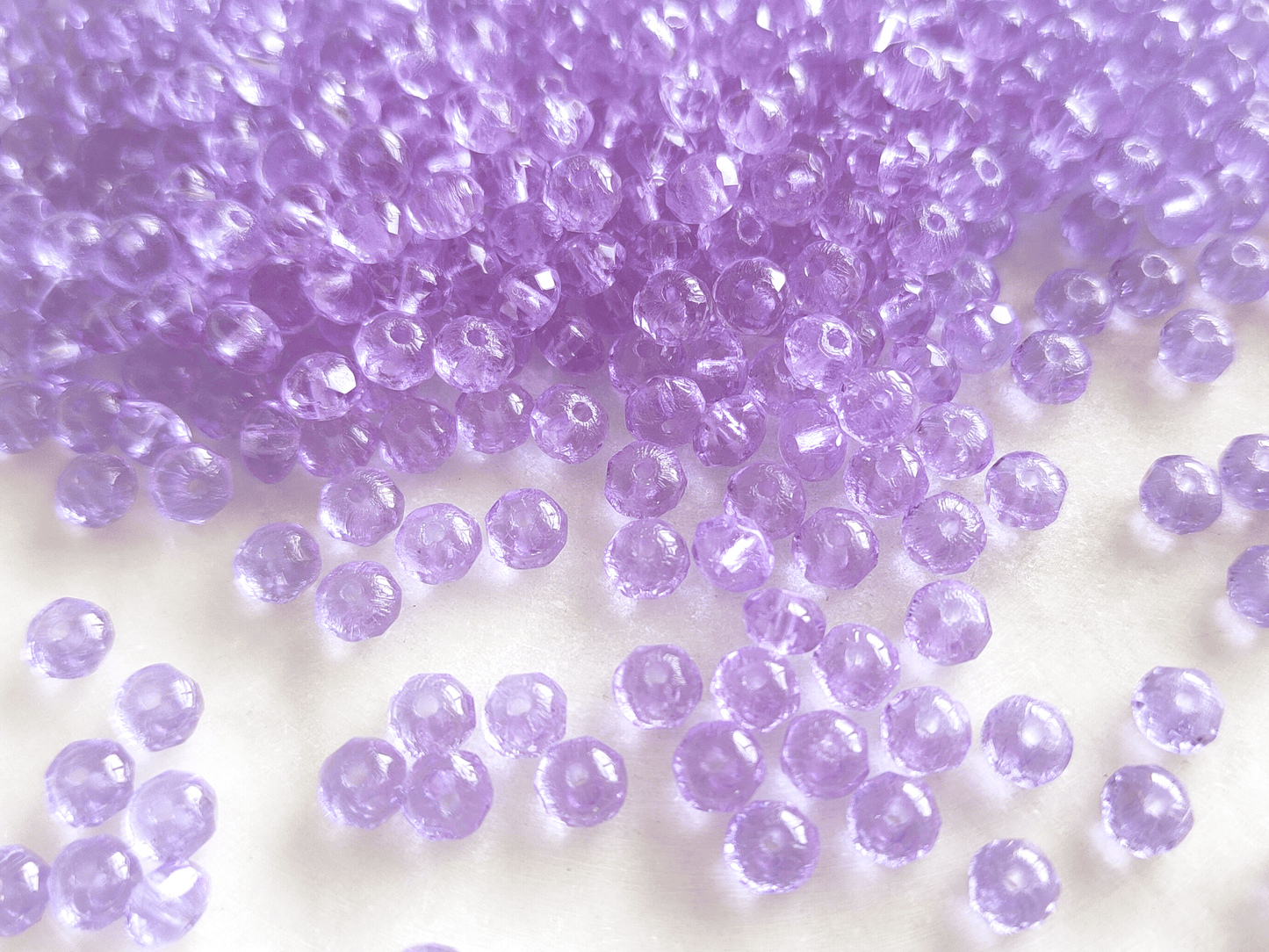 Faceted rondelle beads 3x5mm - lavender / light purple