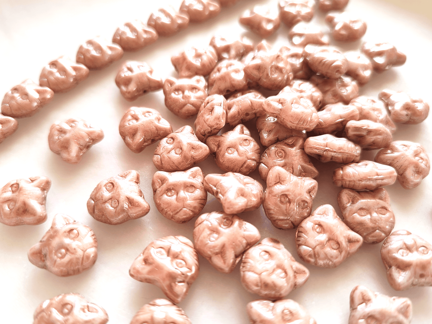 Cat face beads 13mm - beige & copper