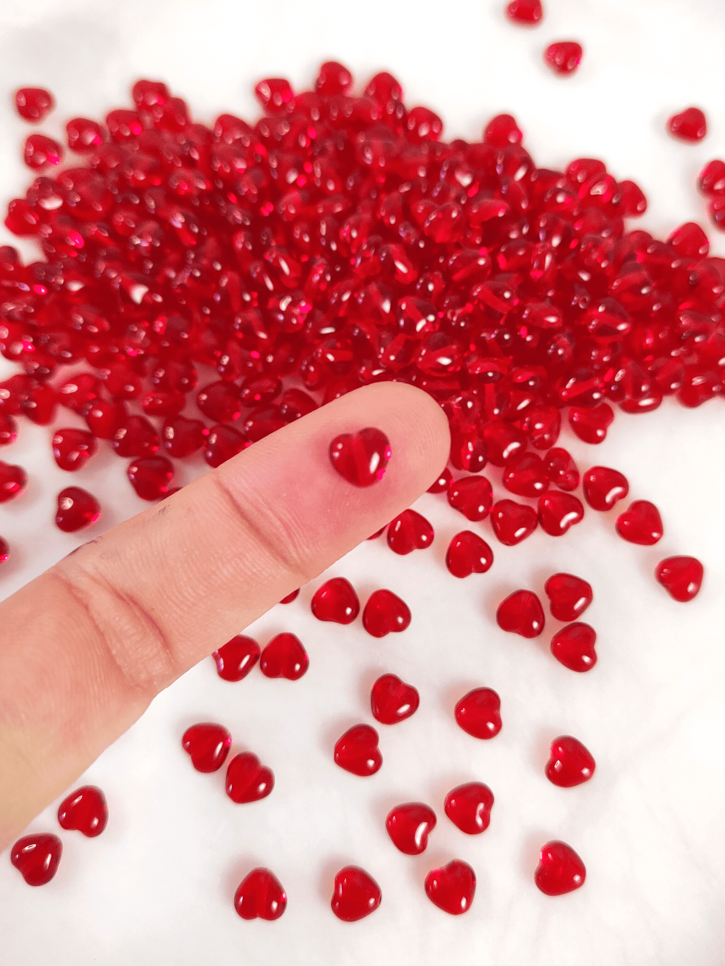 Love heart beads 6mm - red