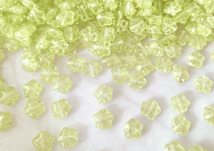 Sterne 8mm - Grün Crackle