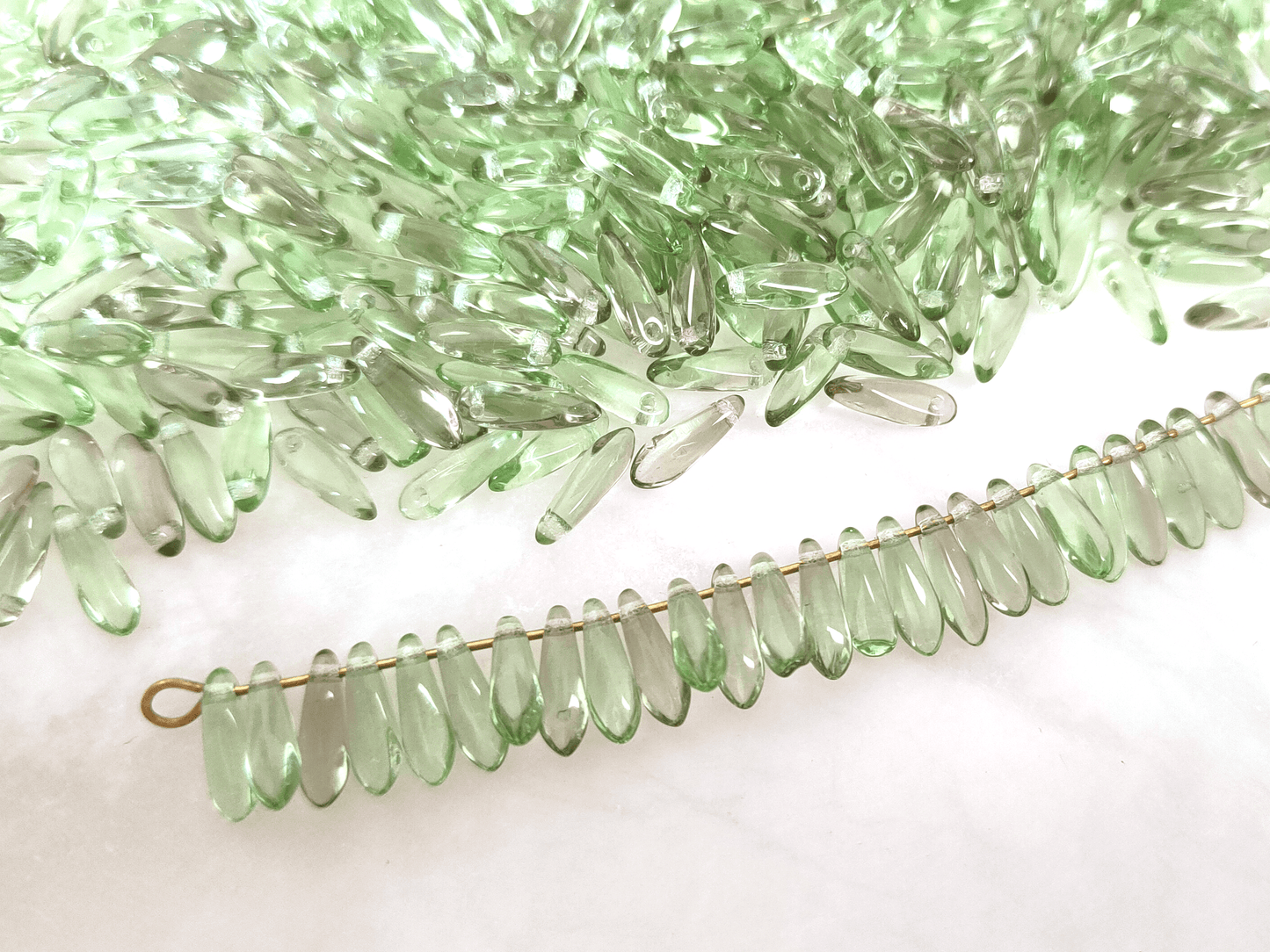 Dagger beads 3x11mm - sage green