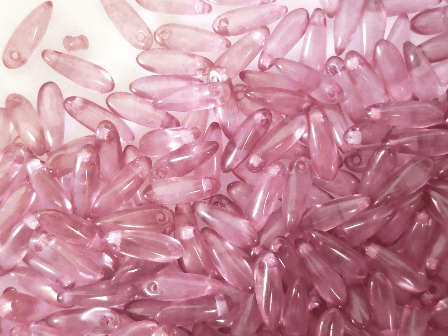 Dagger beads 3x11mm - muted pink