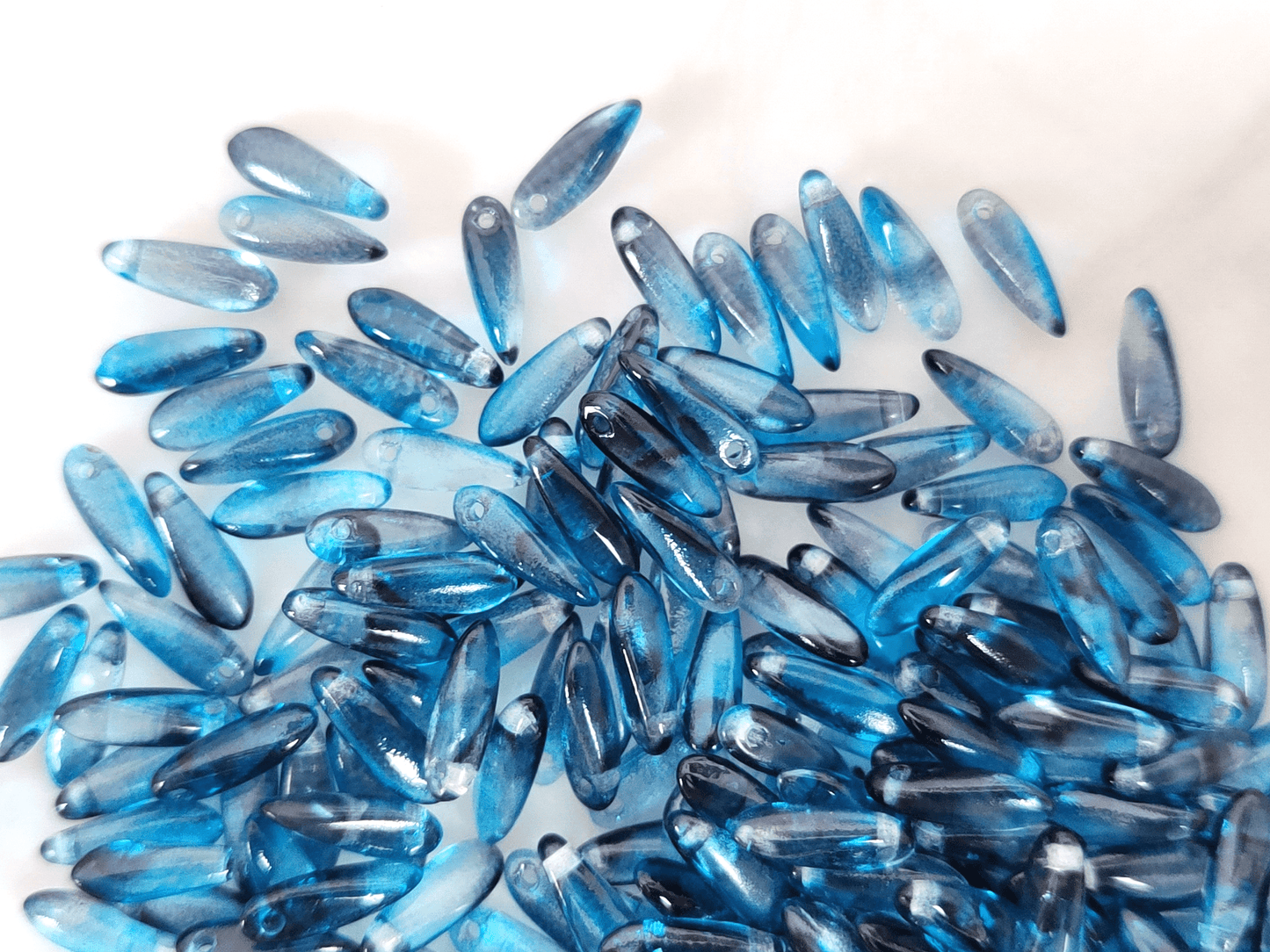 Dagger beads 3x11mm - ombre Caribbean blue & ink blue