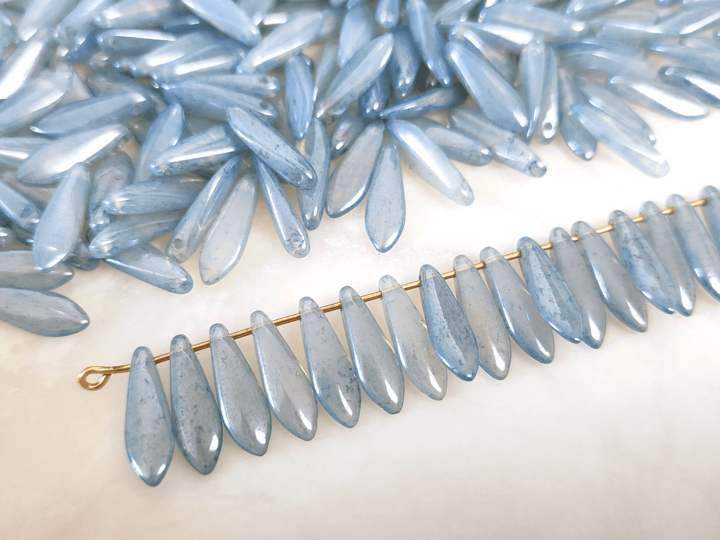 Dagger beads 5x16mm - pastel blue