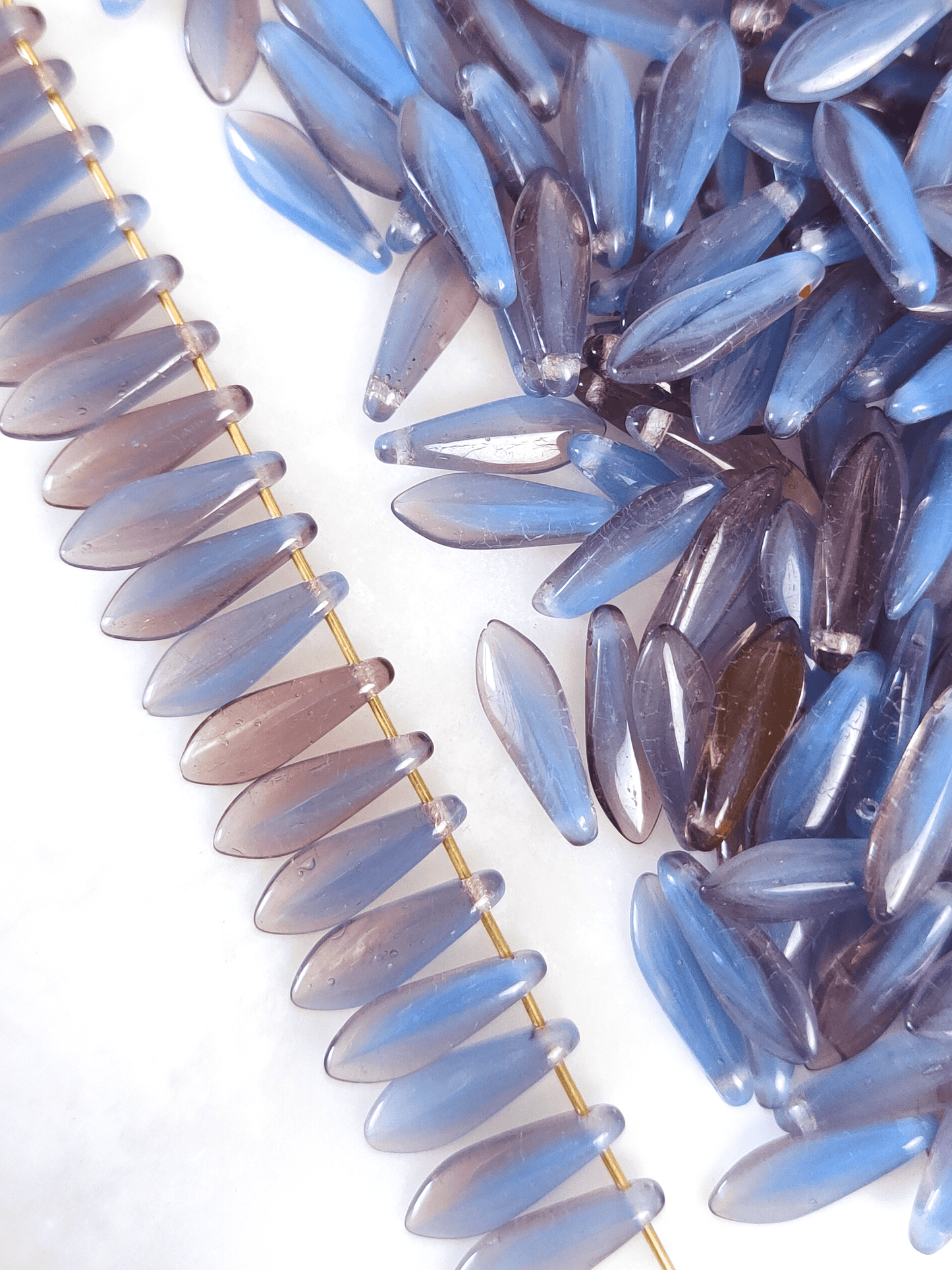 Dagger beads 5x16mm - ombre light blue & purple