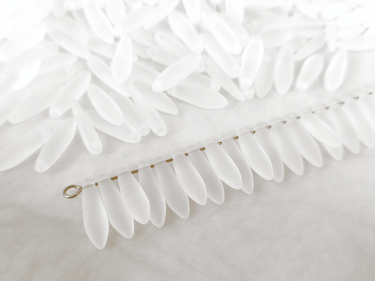 Dagger beads 5x16mm - matt white