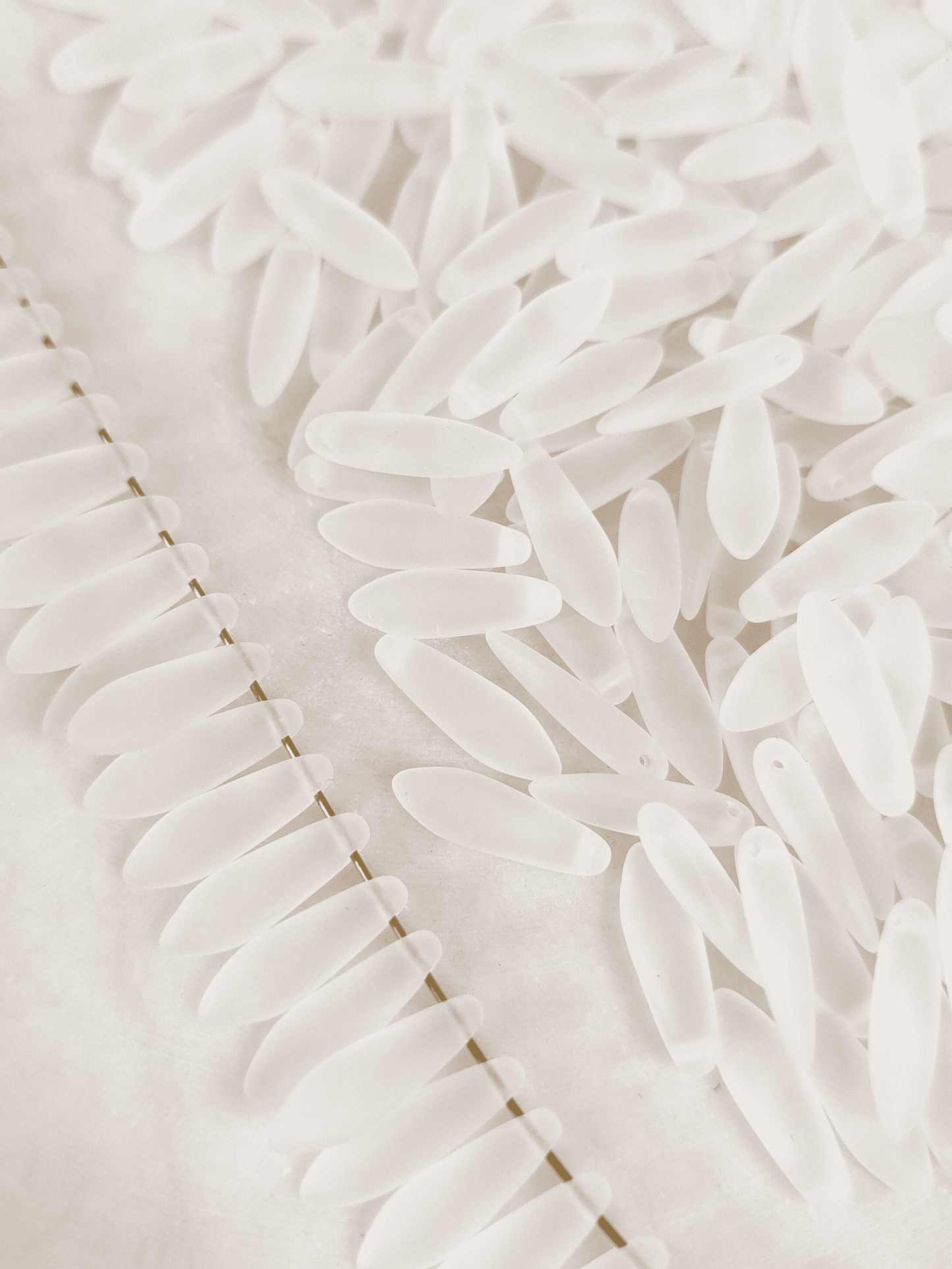 Dagger beads 5x16mm - matt white