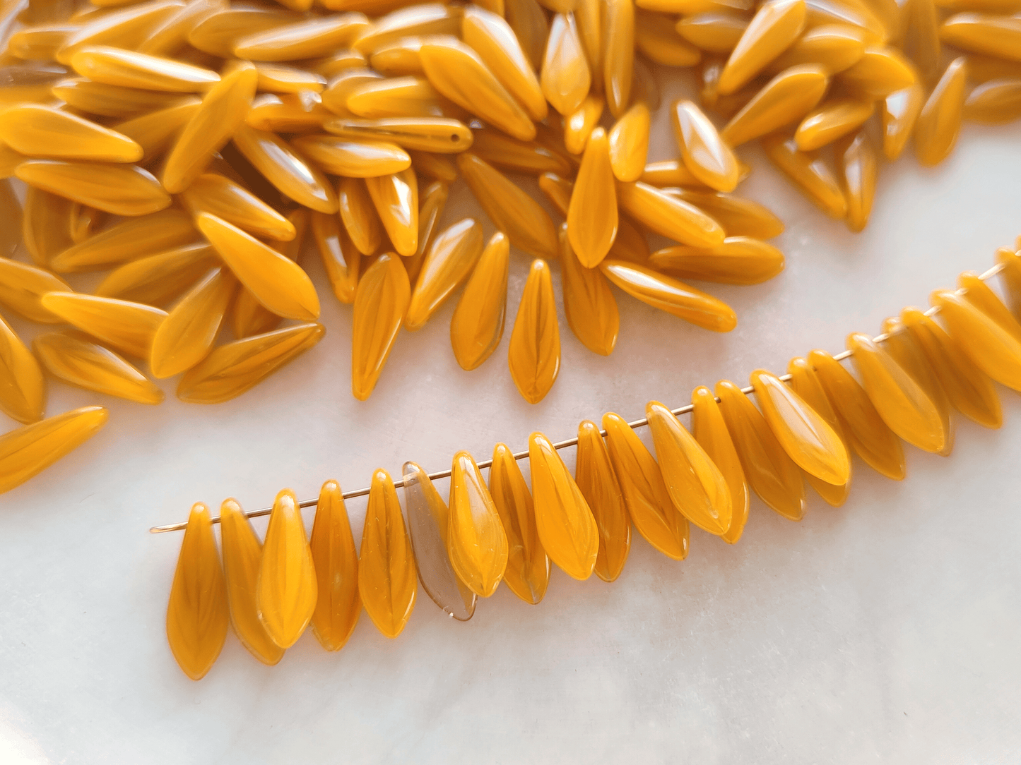 Dagger beads 5x16mm - colorless, yellow & orange